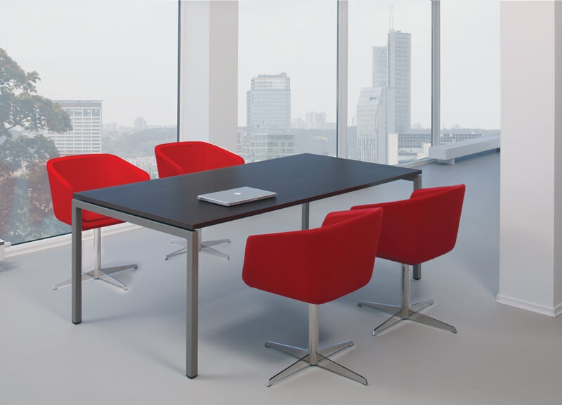 Meg Armchair, 4-star Base