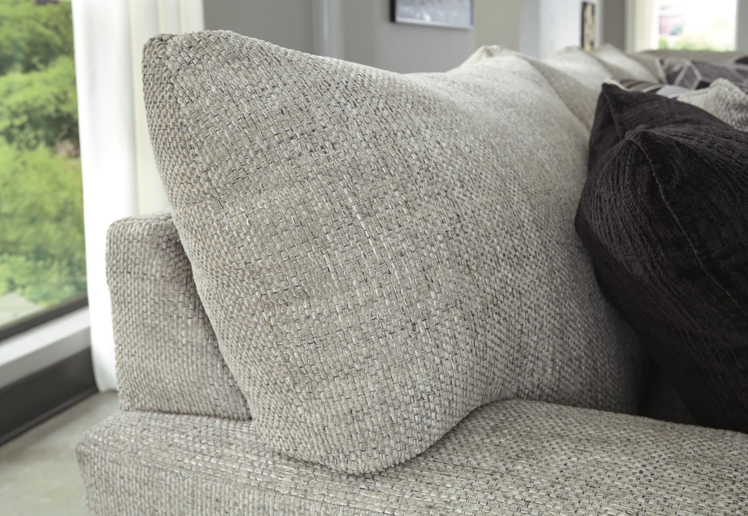 Megginson 2-Piece Polyester Sectional w/RAF Sofa Chaise