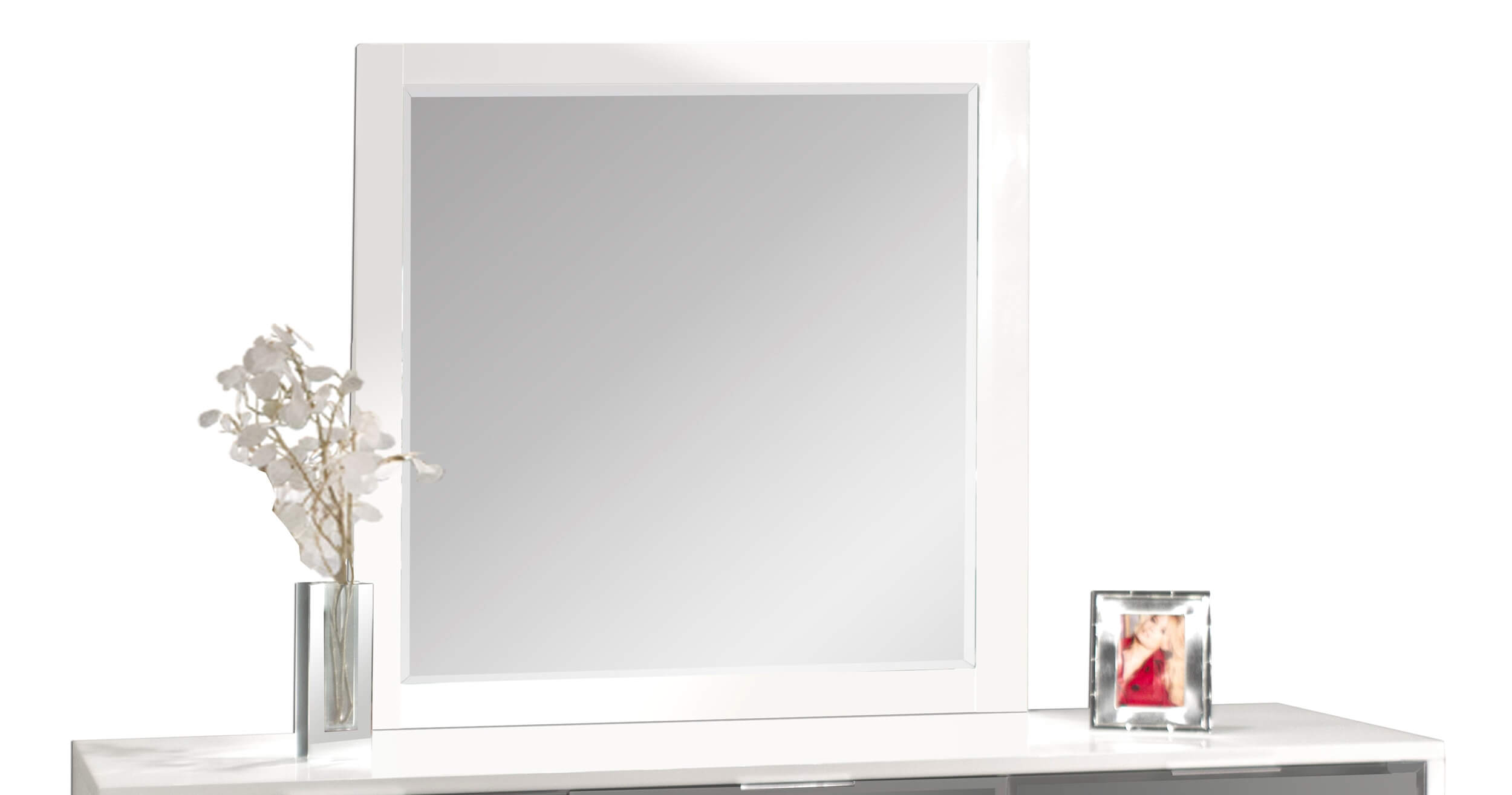 Mera Lacquer/Mirror Platform Bedroom Set by Sharelle Furnishings