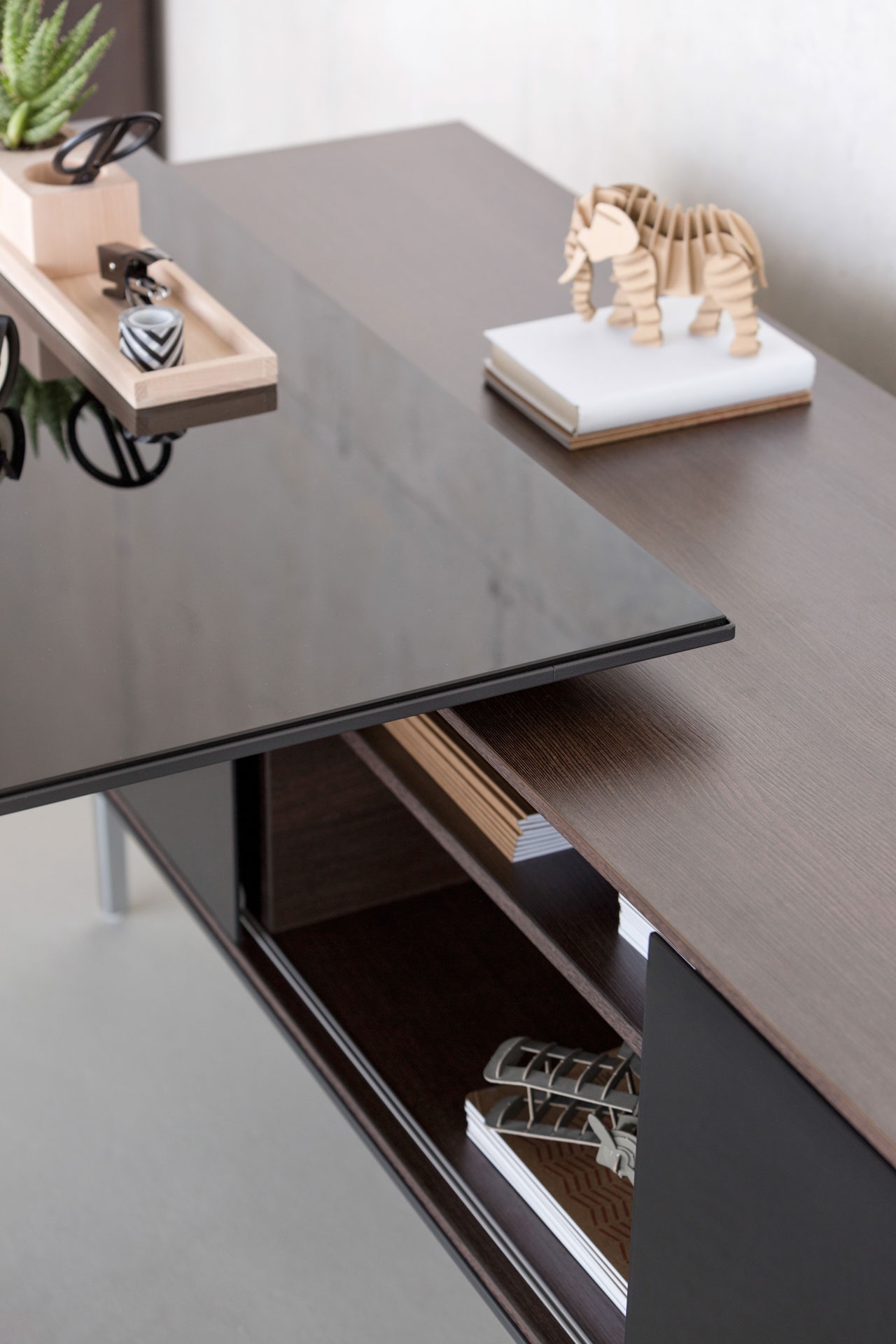 Longo Executive Desk w/ Storage Unit Support – Design Public