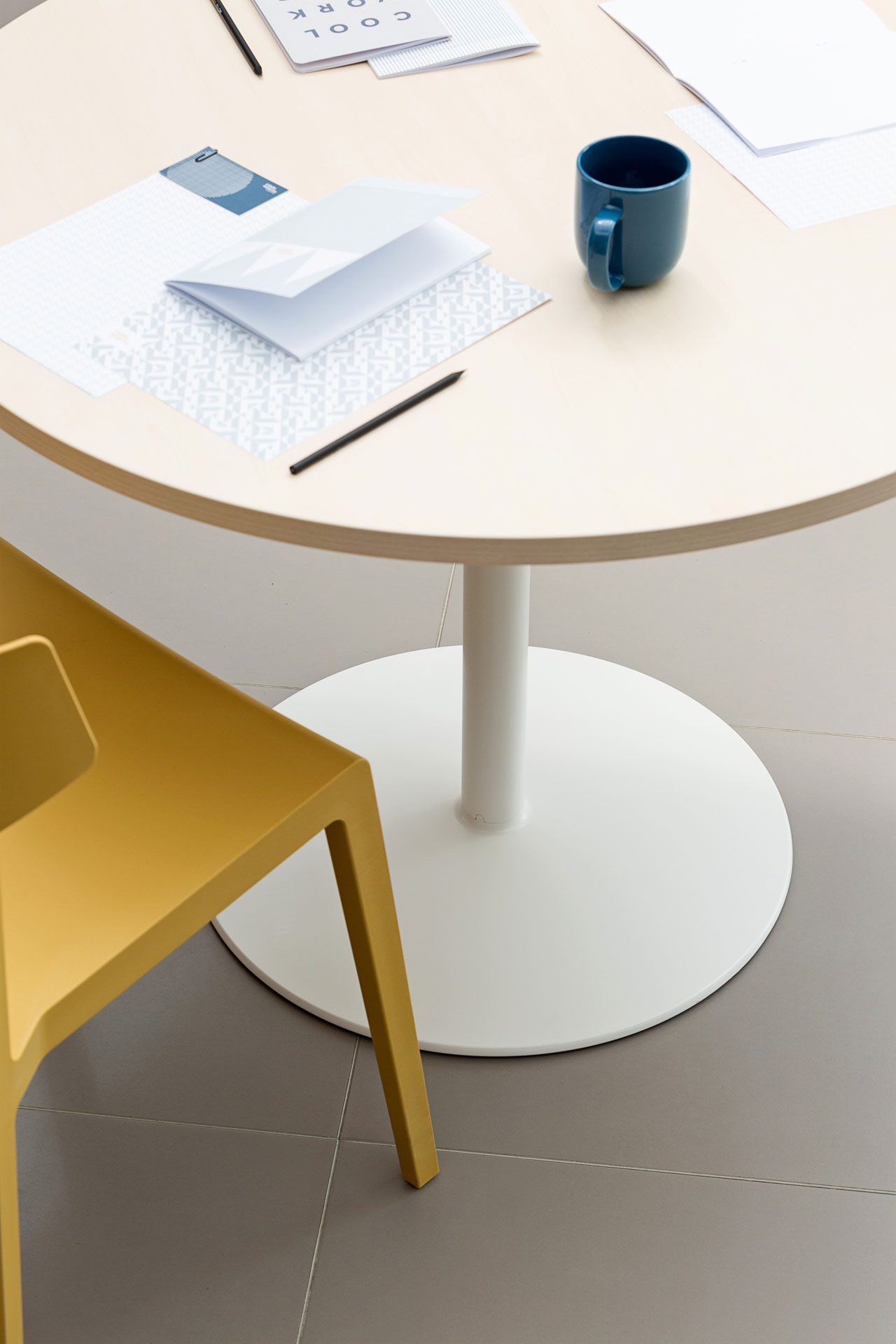 Tabula Round Table