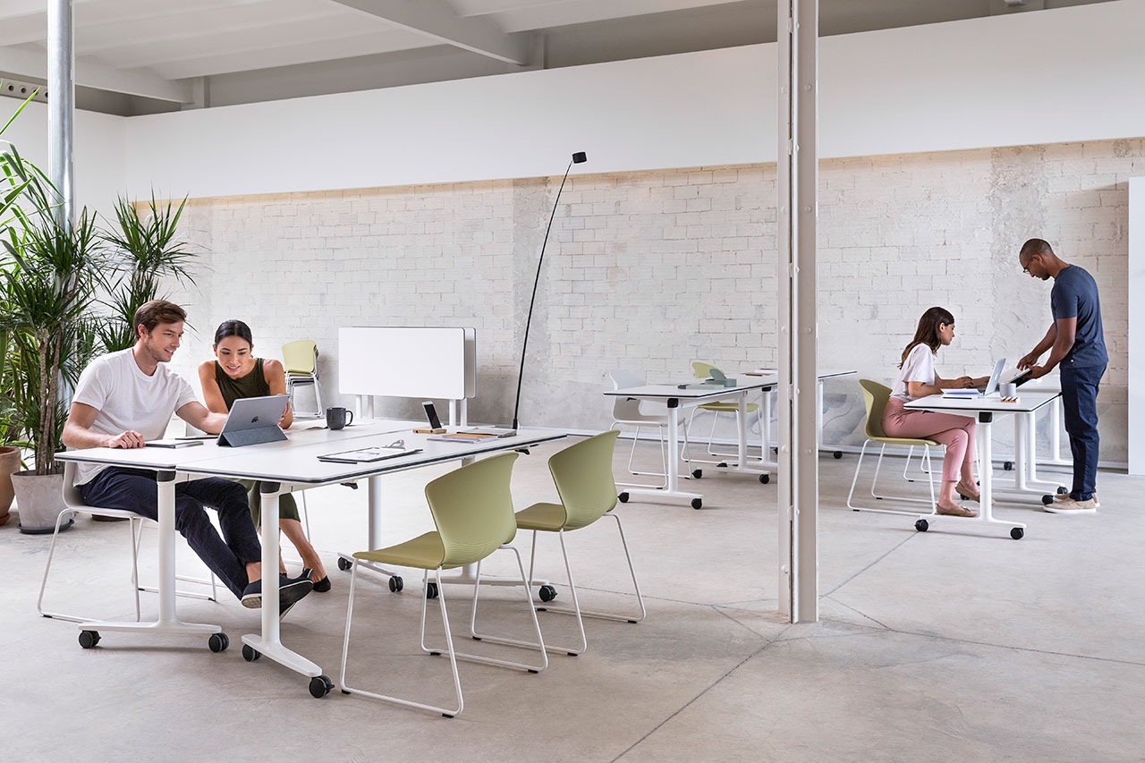 Talent Serie 300 Melamine Office Folding Table w/Castors