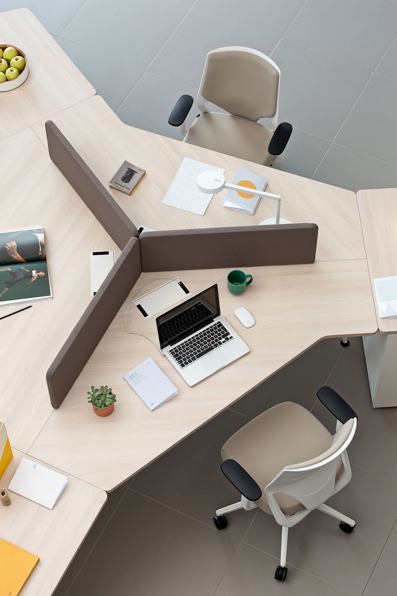 Twist Gen 100 Office Desk for 3 Persons