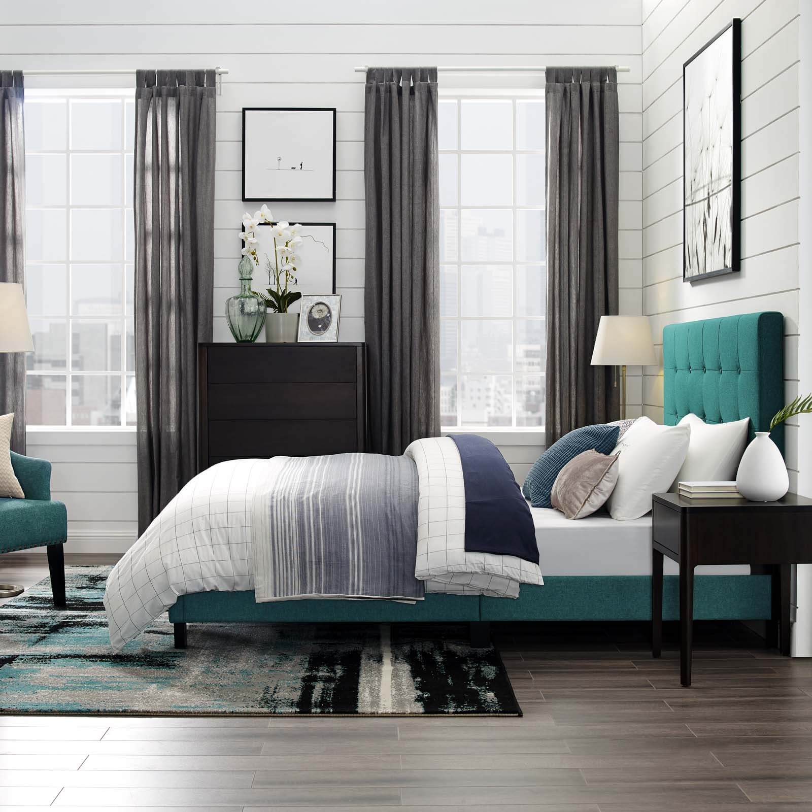Melanie Tufted Button Fabric Platform Queen Size Bed