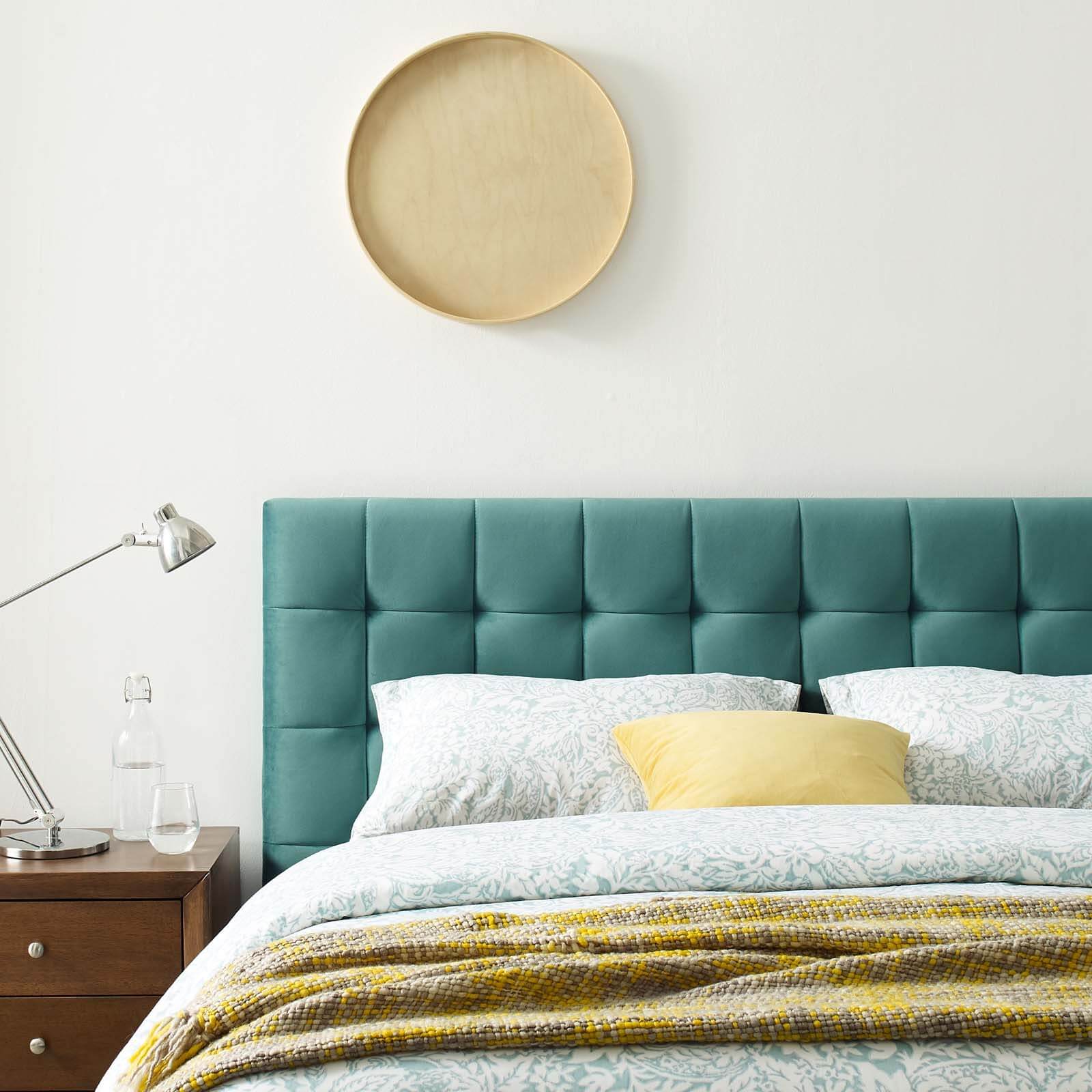 Julia Biscuit Tufted Velvet Queen Size Platform Bed
