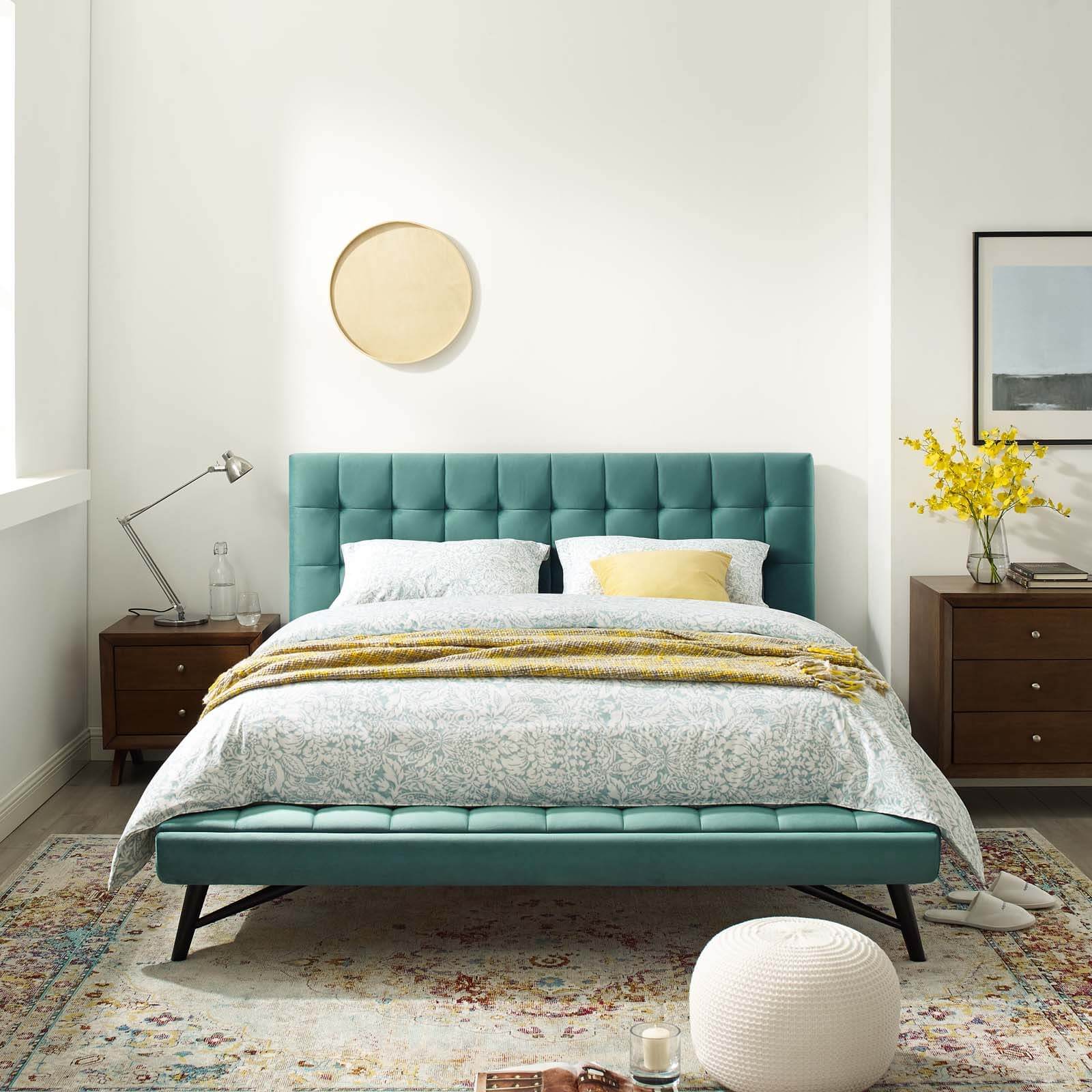 Julia Biscuit Tufted Velvet Queen Size Platform Bed