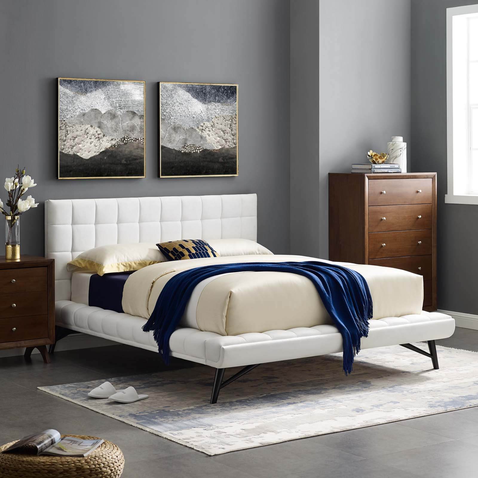 Julia Biscuit Tufted Velvet Queen Size Platform Bed