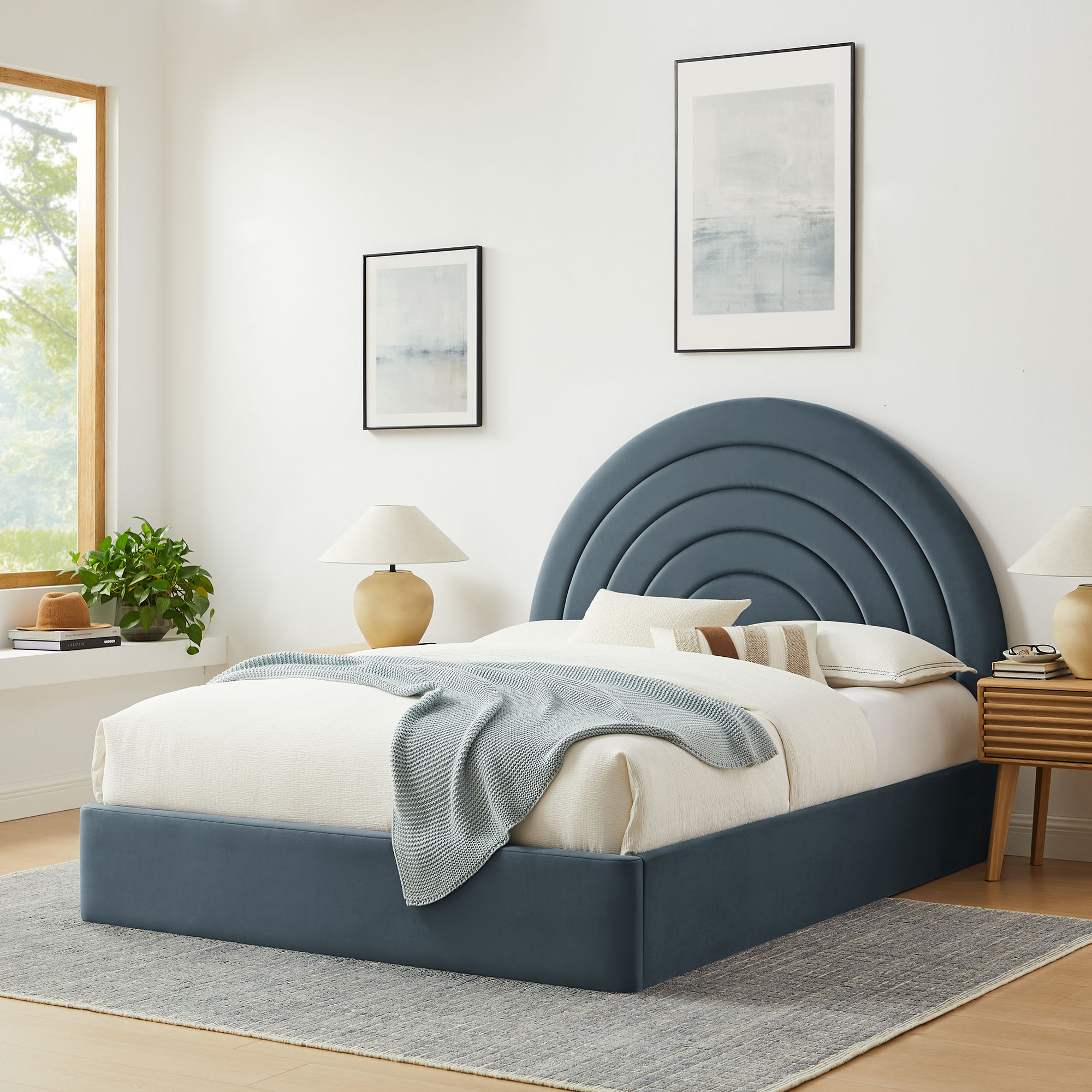 Solana Arched Performance Velvet Queen Platform Bed