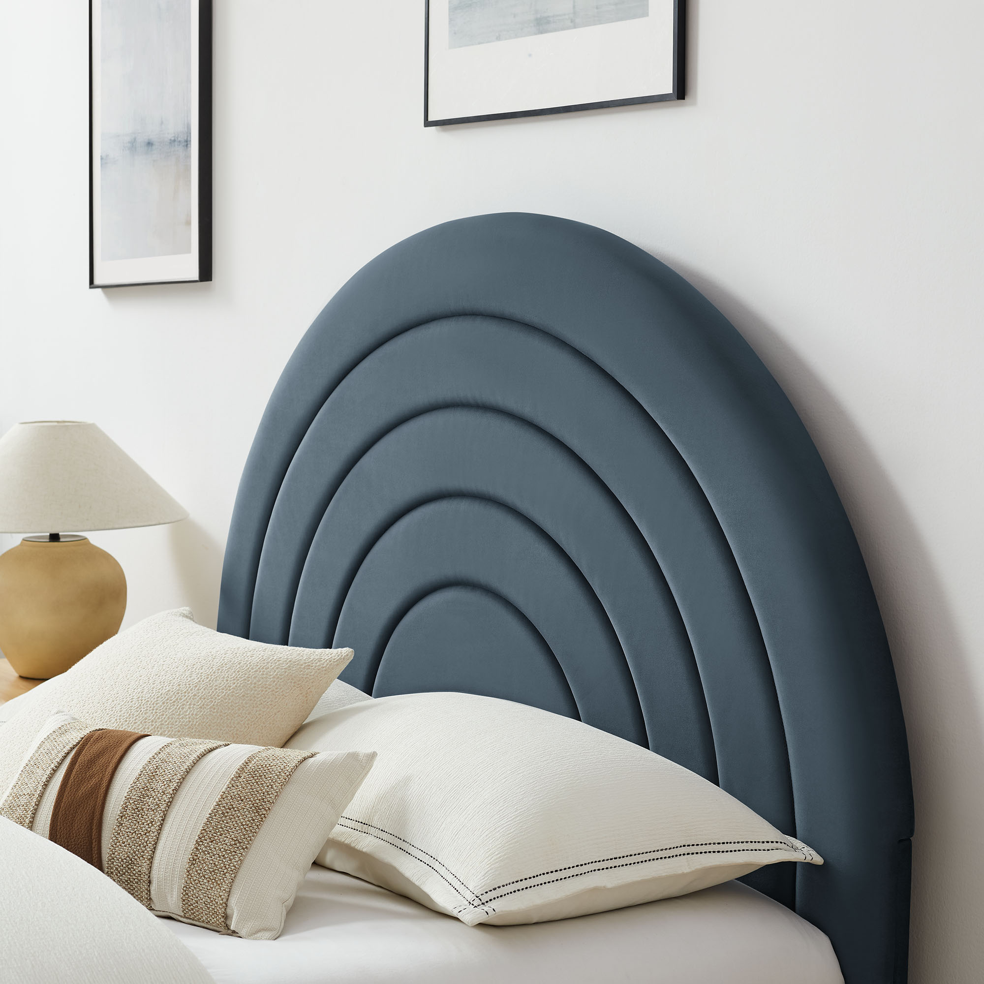 Solana Arched Performance Velvet King Platform Bed