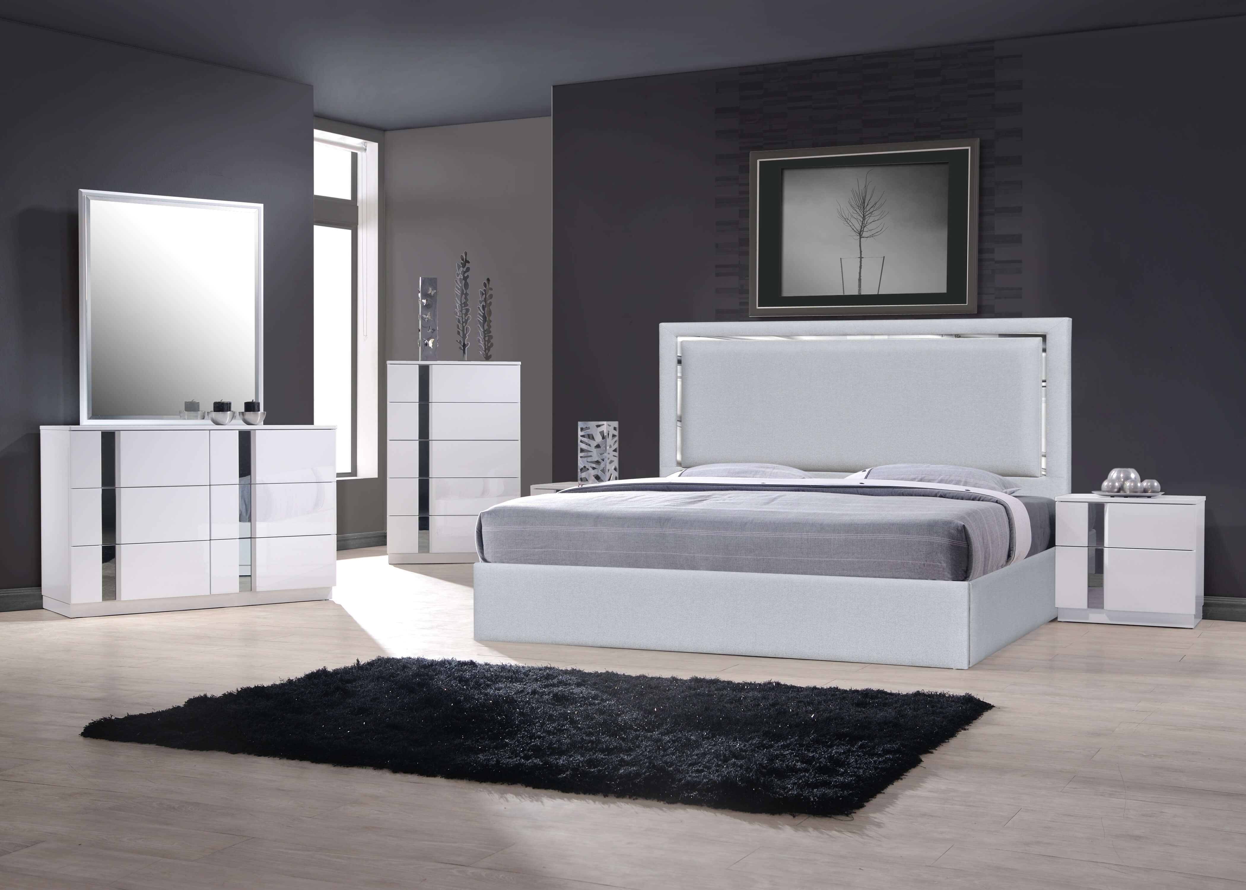 Monet Fabric Platform Queen Size Bed w/Mirrored Trim