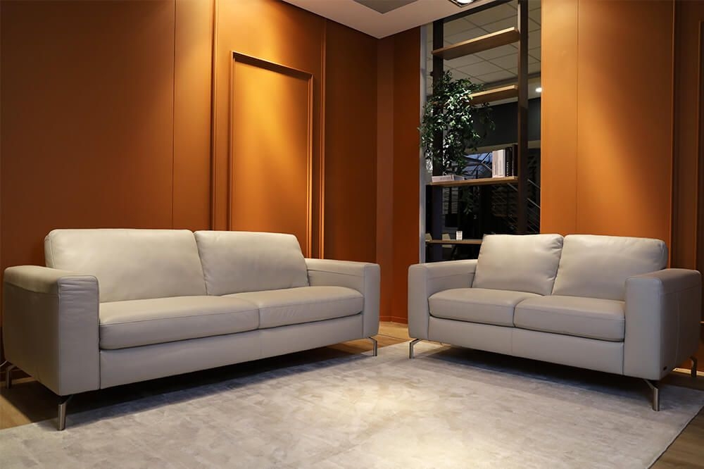 Sollievo Fabric/Leather Reclining Living Room Set w/Metal Legs
