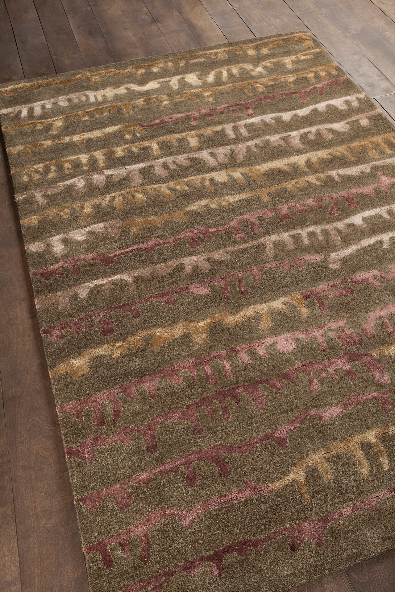 Navyan Wool Rectangular Handmade Rug