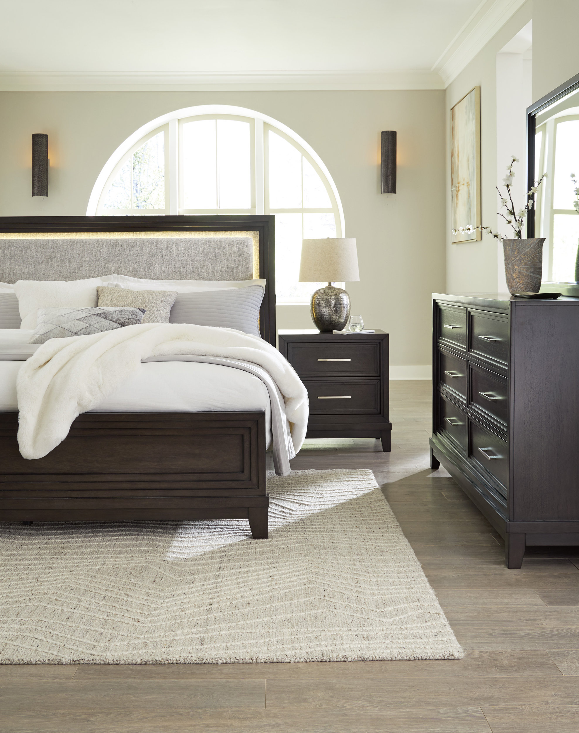 Neymorton Polyester/Wood Panel Bedroom Set
