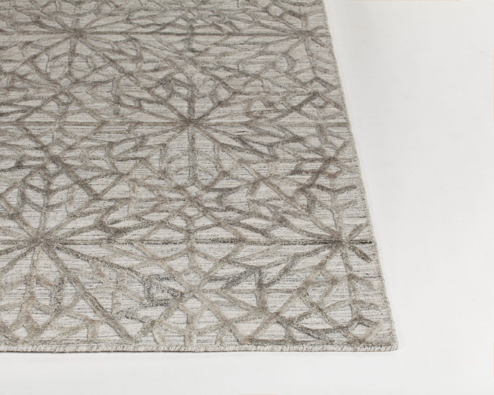 Nimah Viscose/Wool Rectangular Handmade Rug, 5' x 7'6"