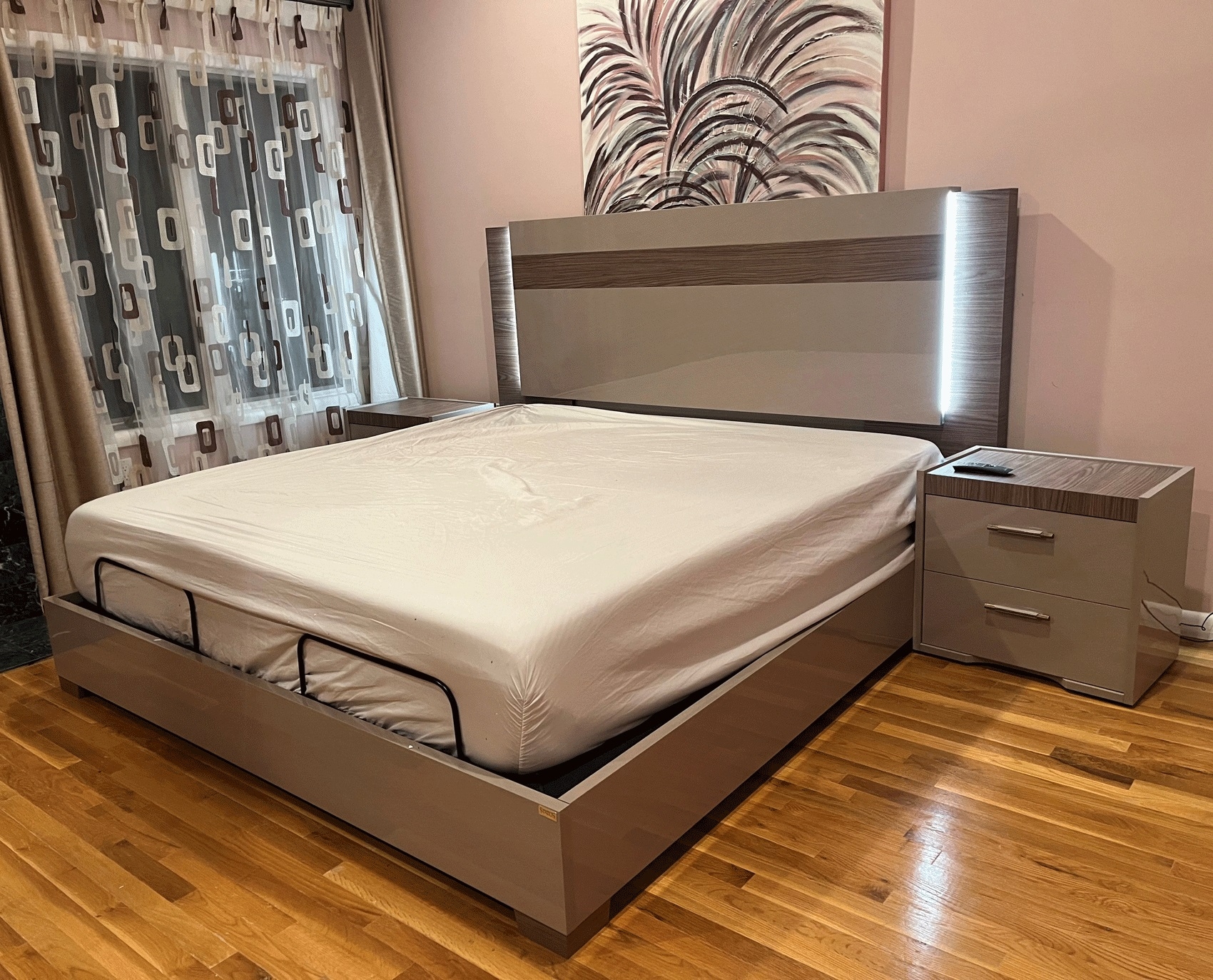 Nora Wood Veneer Platform Bed w/LED Headboard, Queen Size
