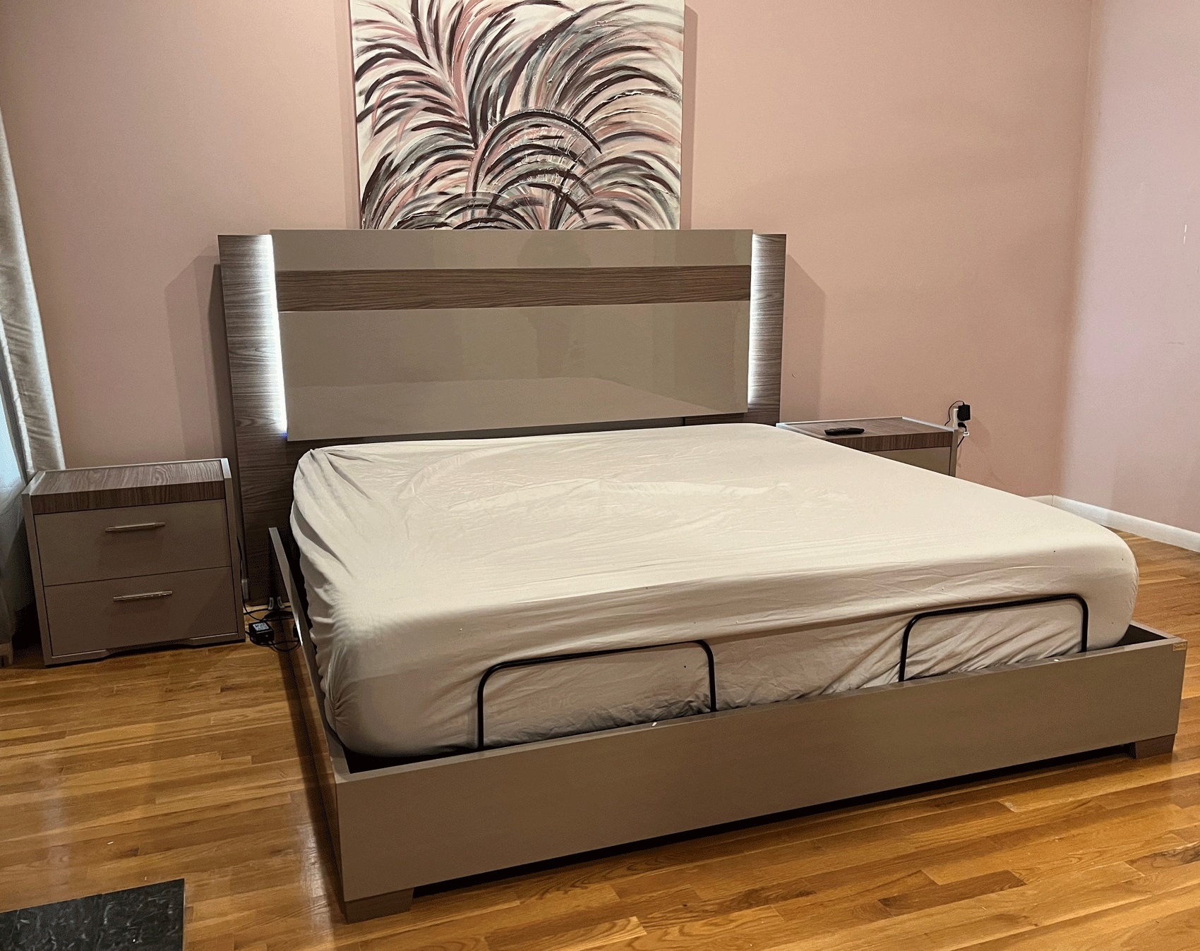 Nora Wood Veneer Platform Bed w/LED Headboard, King Size