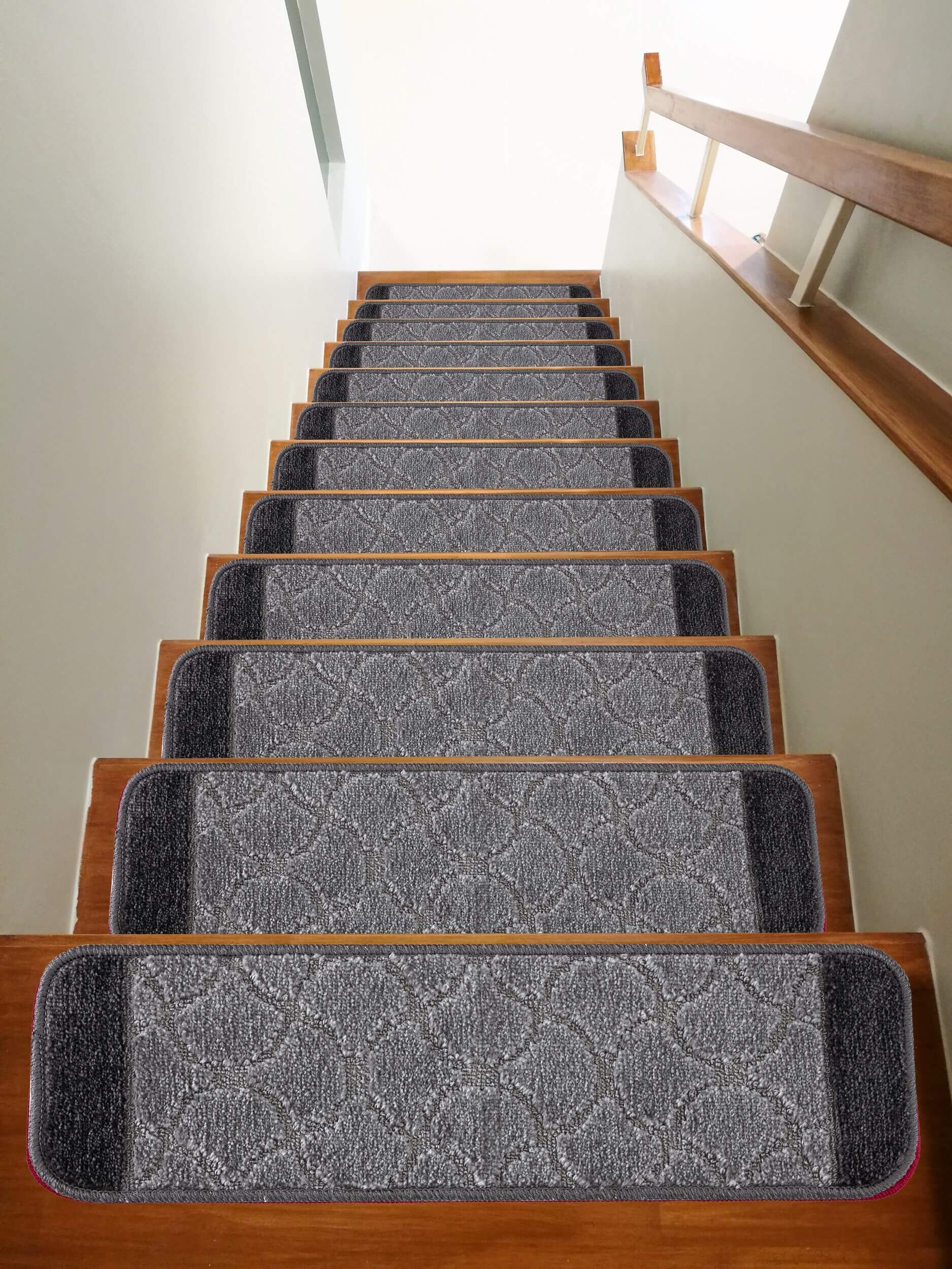 Nova NV01-103 Stair Treads 8.5" x 26" Rug (Set of 13)