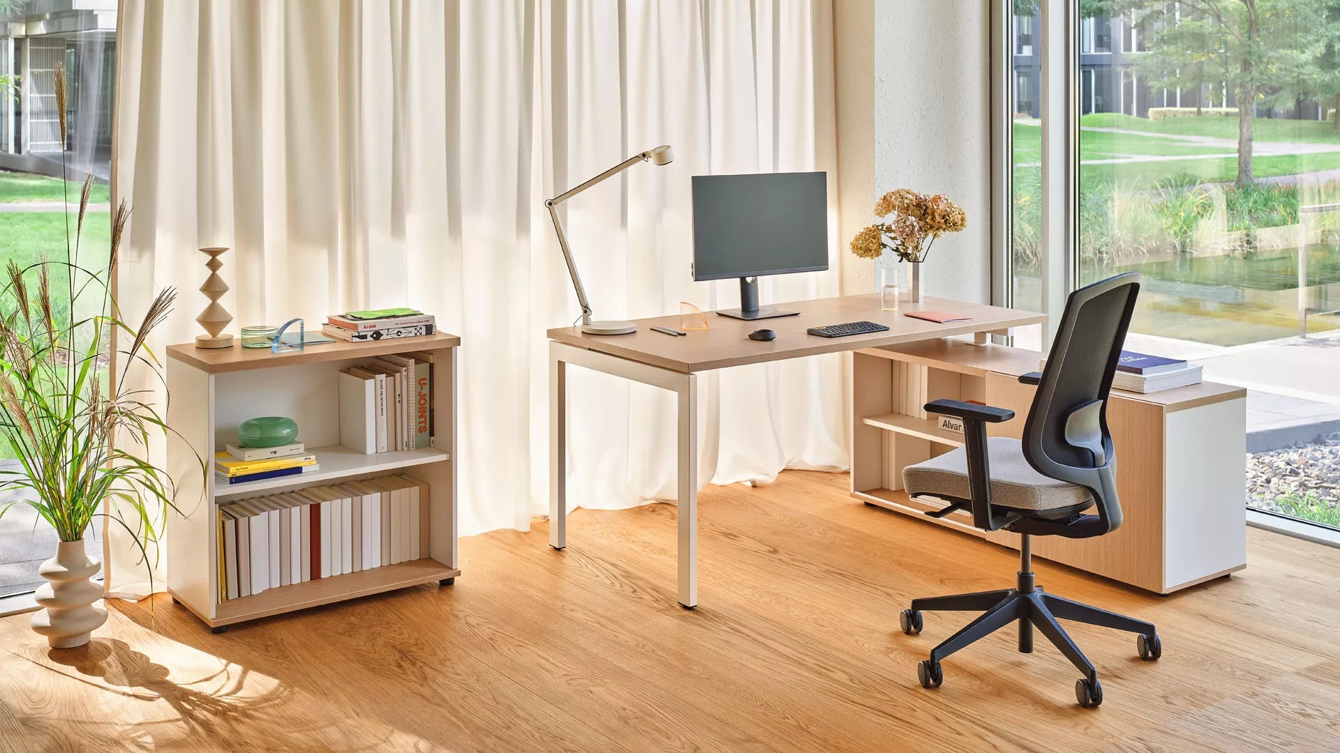 Ogi U Office Desk w/Managerial Cabinet