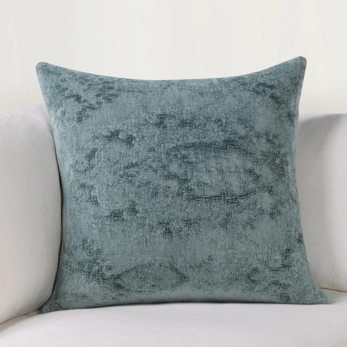 SLD Oliver 22" x 22" Pillow