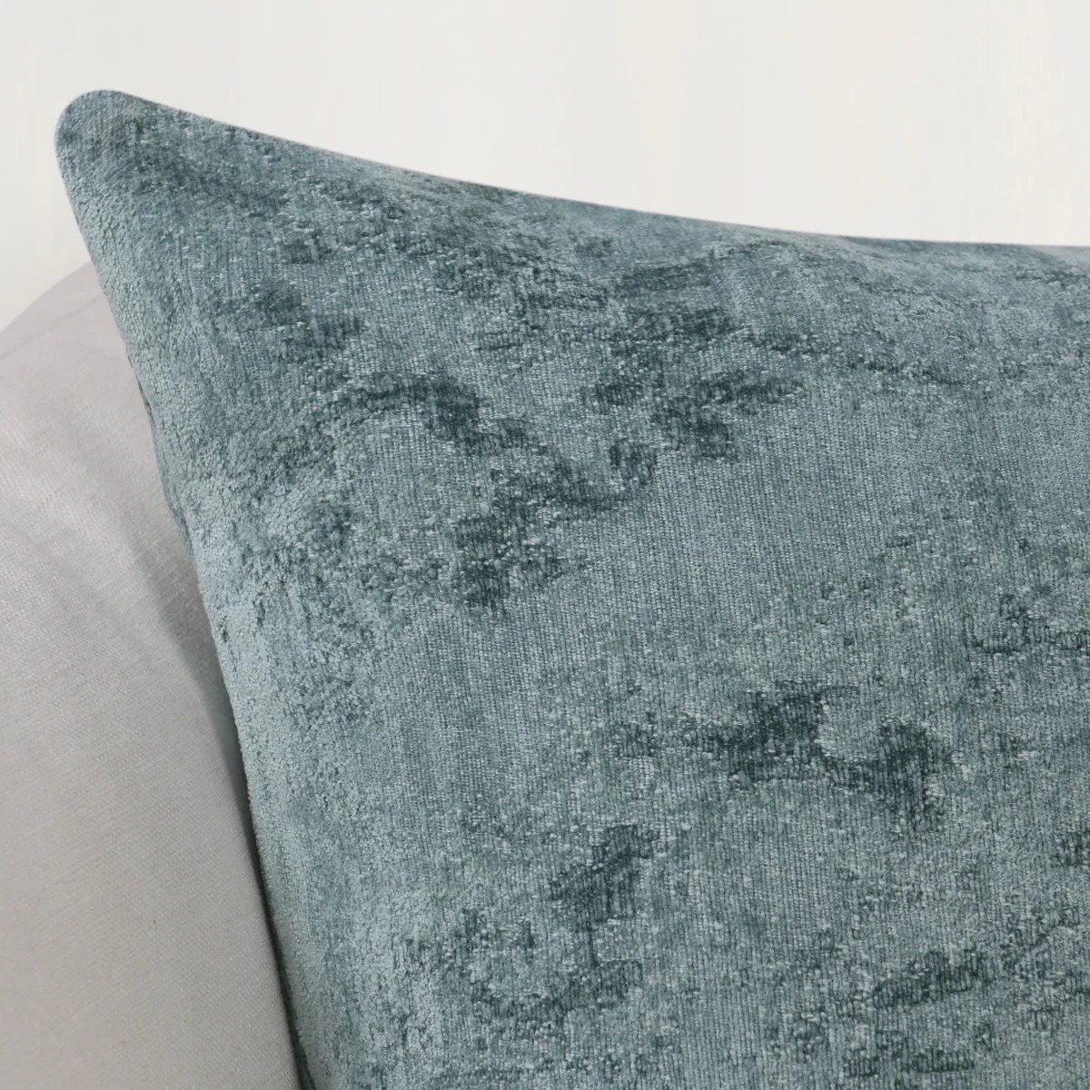SLD Oliver 22" x 22" Pillow