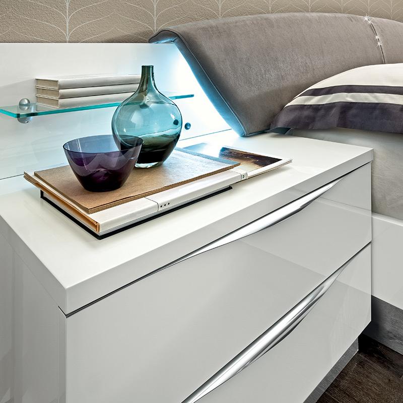 Onda Wood Mini Nightstand
