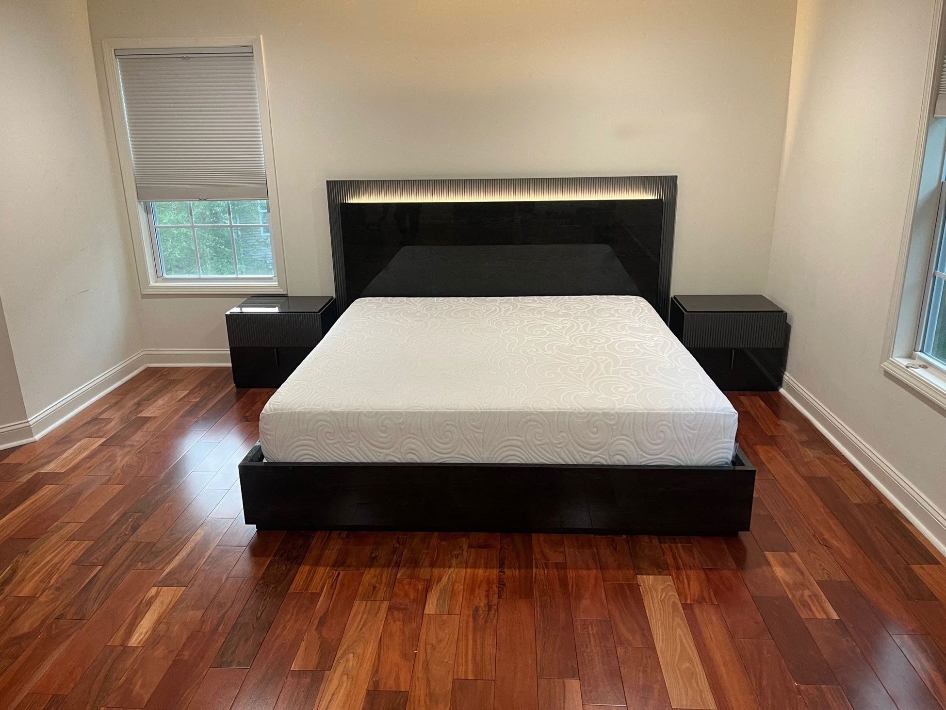 Onyx Wood Veneer Bedroom Set