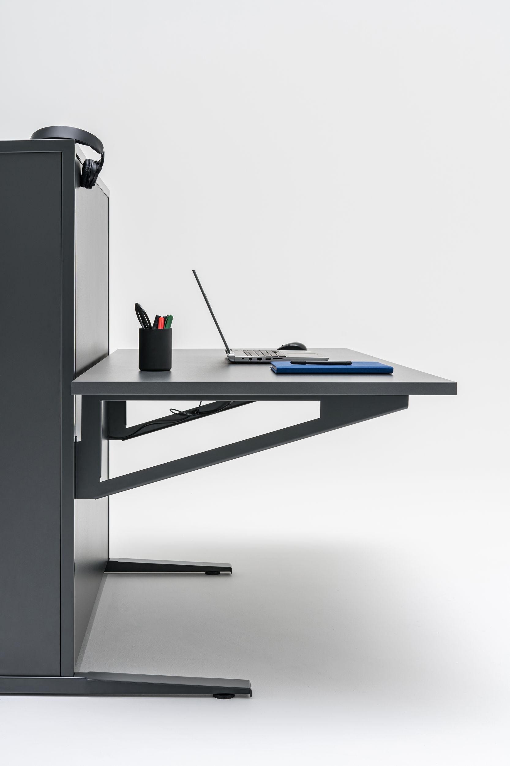 Flow Adjustable Worktop Office Bench Desk