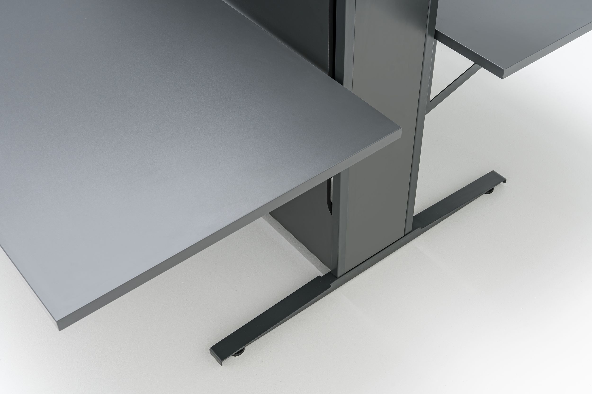 Flow Adjustable Worktop Office Bench Desk