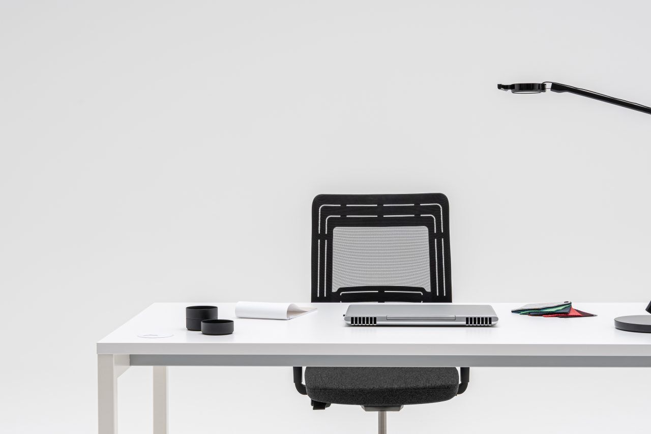 OGI Y Height Adjustment Office Desk, W70.8" x D31.4"