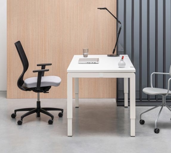 YAN_C 70" MFC Top Rectangular Office Desk w/Manual Height Adjustment