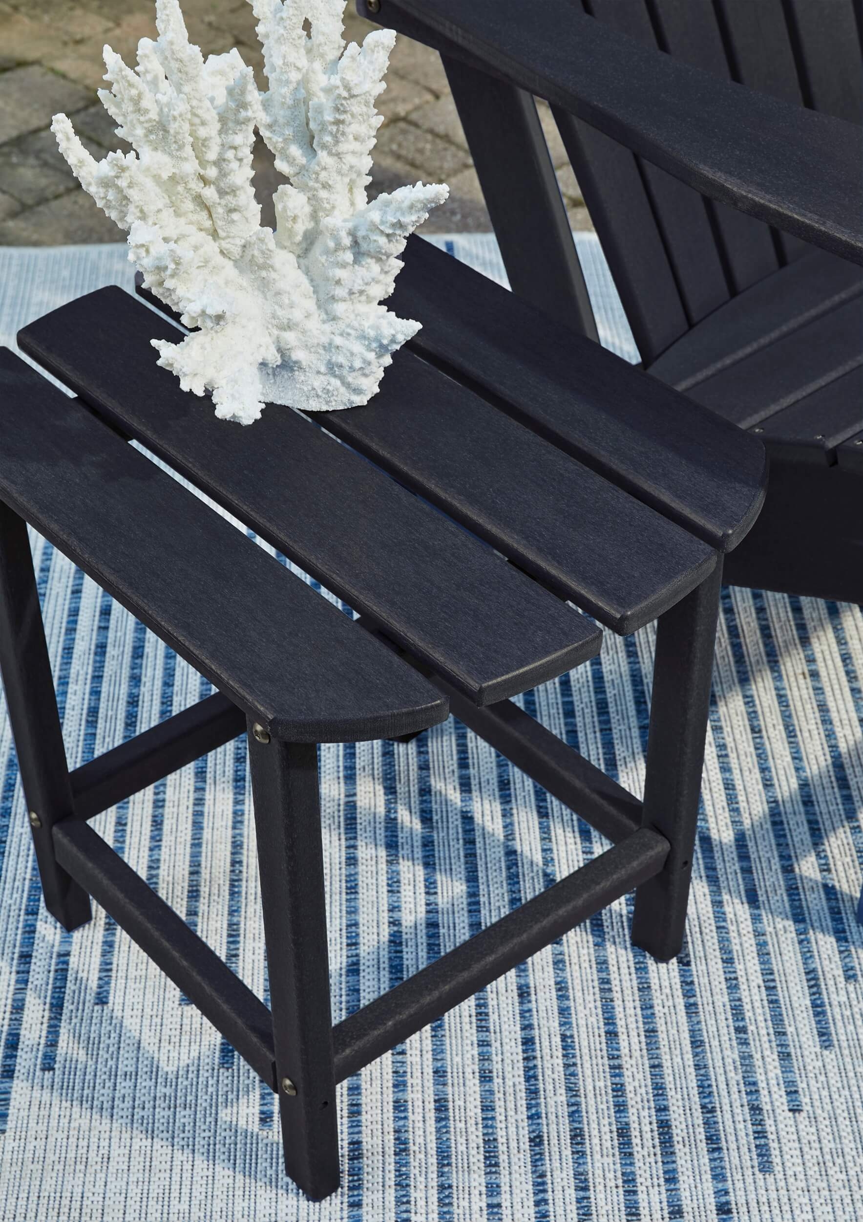 Sundown Treasure High-Density Polyethylene Outdoor End Table