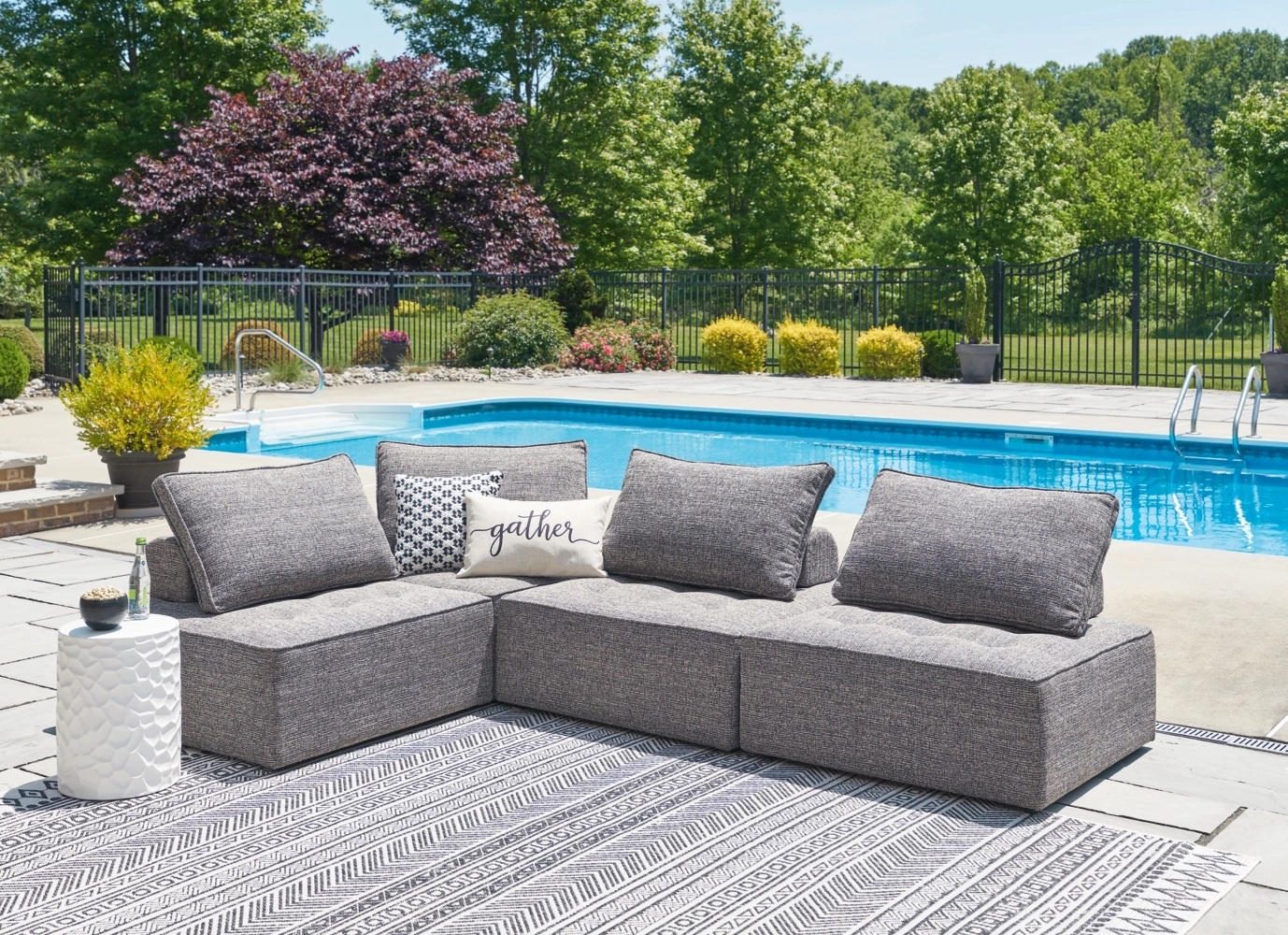 5 pc's outdoor sectional