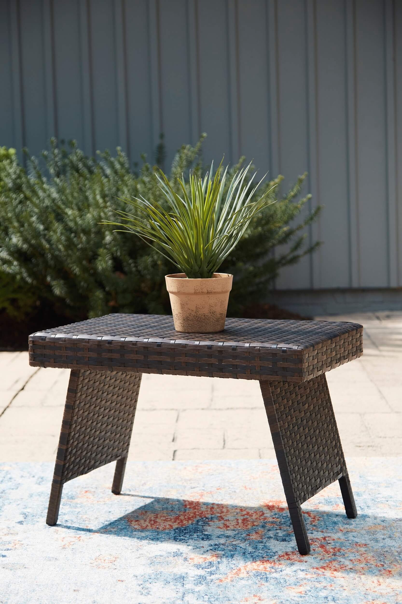 Kantana Outdoor Resin Wicker Chaise Lounge Patio Set