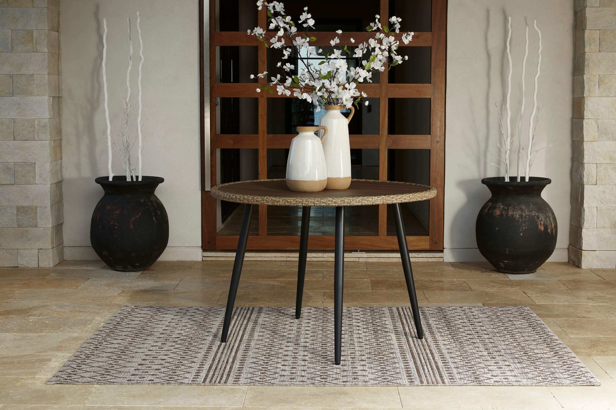 Amaris Outdoor Resin Round Dining Table