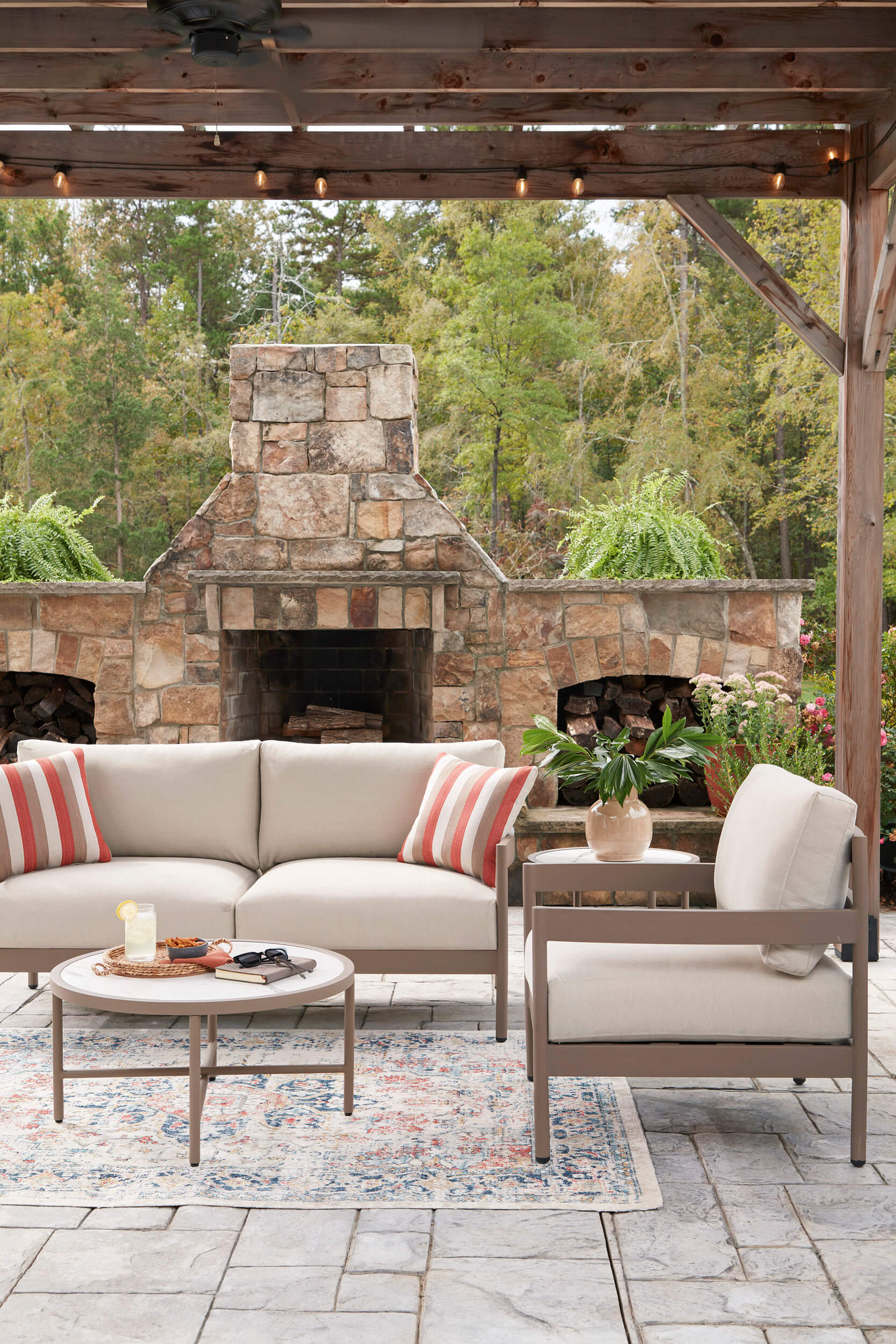 Bluff Trail Polyester/Aluminum 5-Piece Patio Set