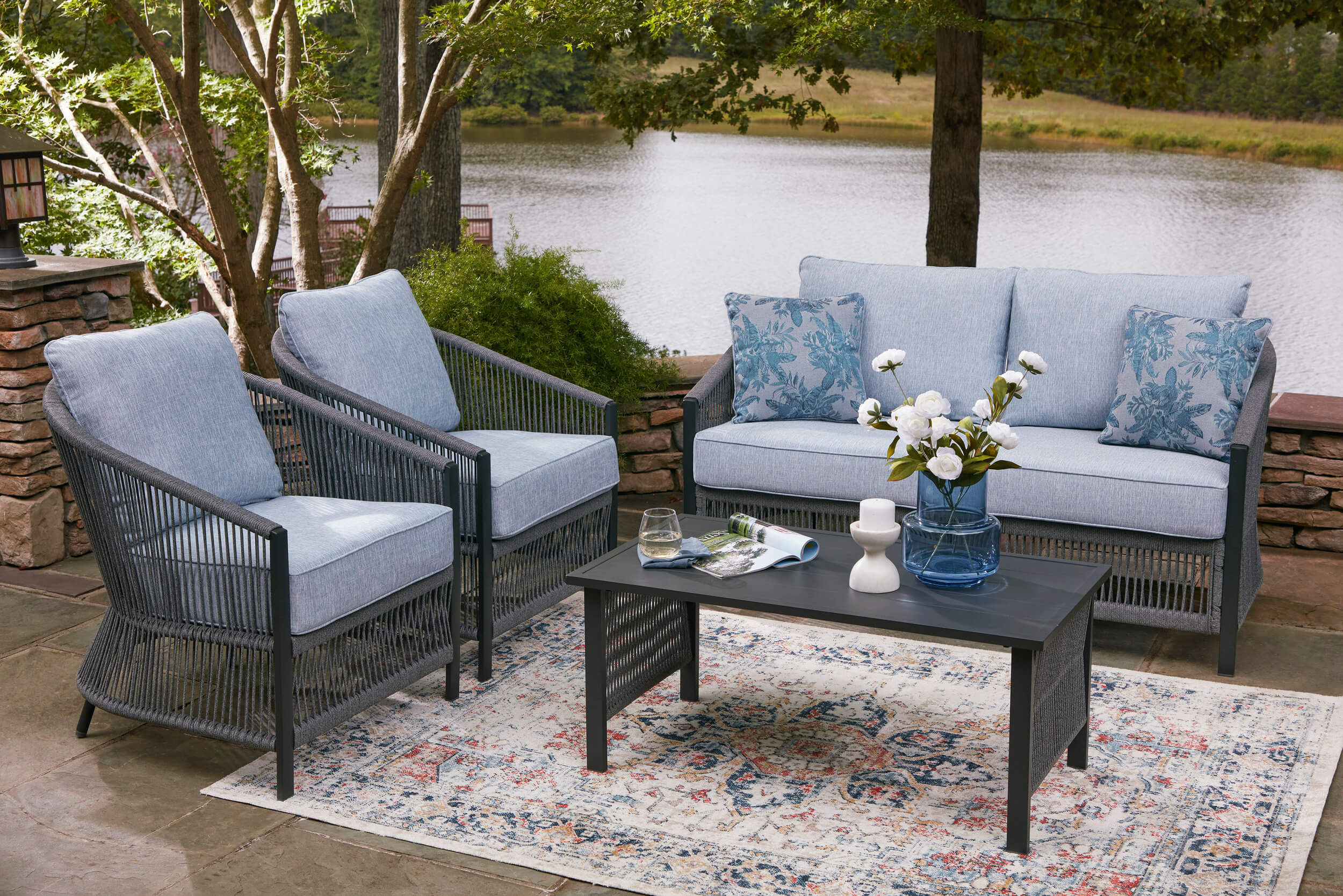 Bridges Beach Polyester/Aluminum 4-Piece Patio Set