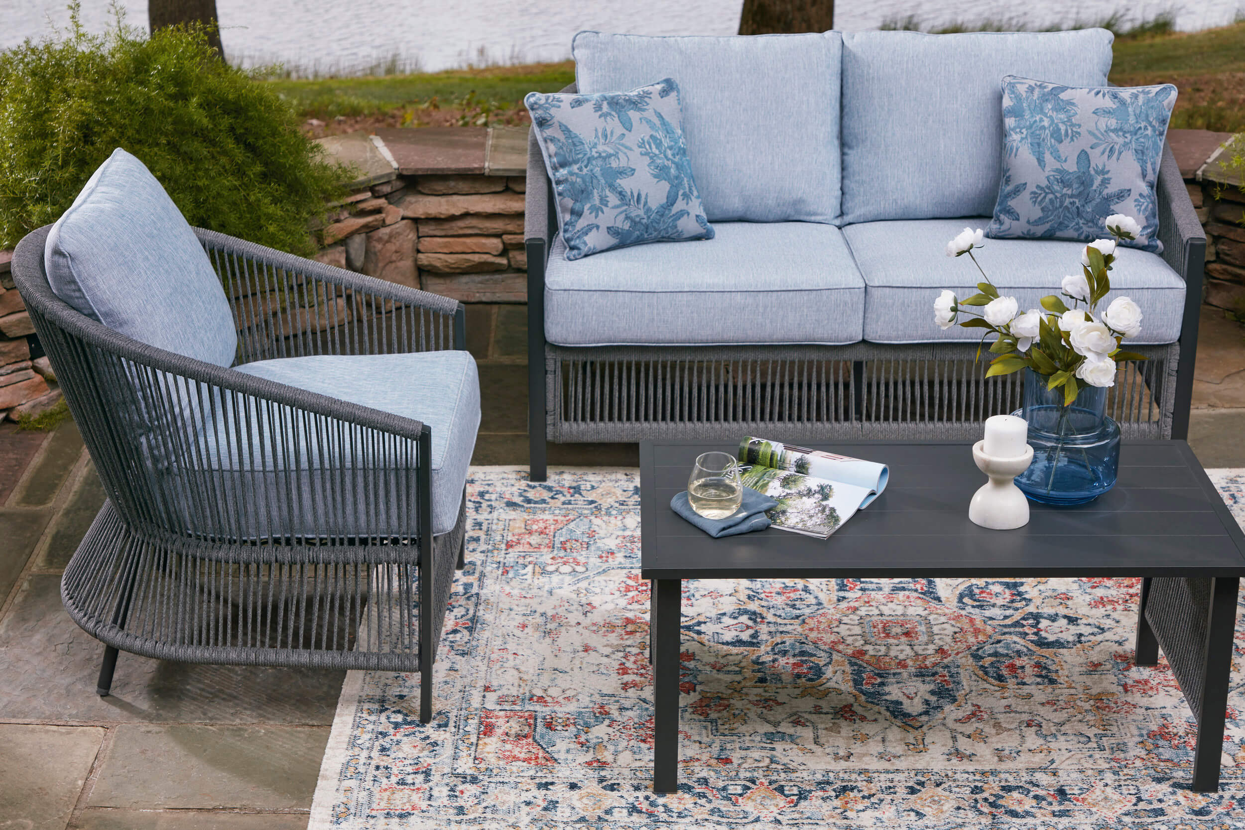 Bridges Beach Polyester/Aluminum 4-Piece Patio Set