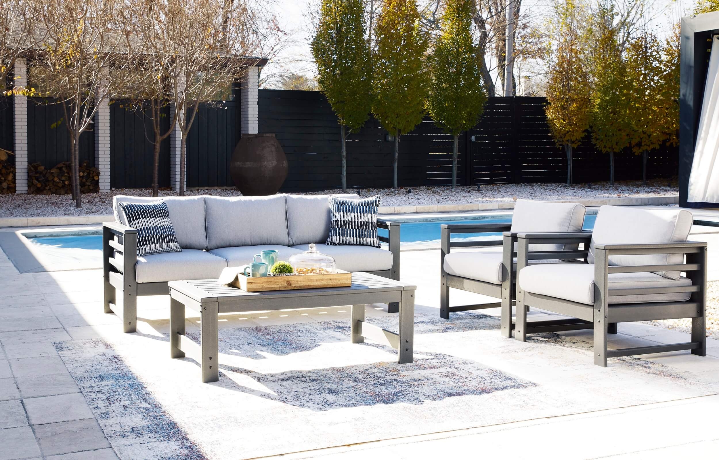 Amora Outdoor Nuvella Fabric/High-Density Polyethylene Set