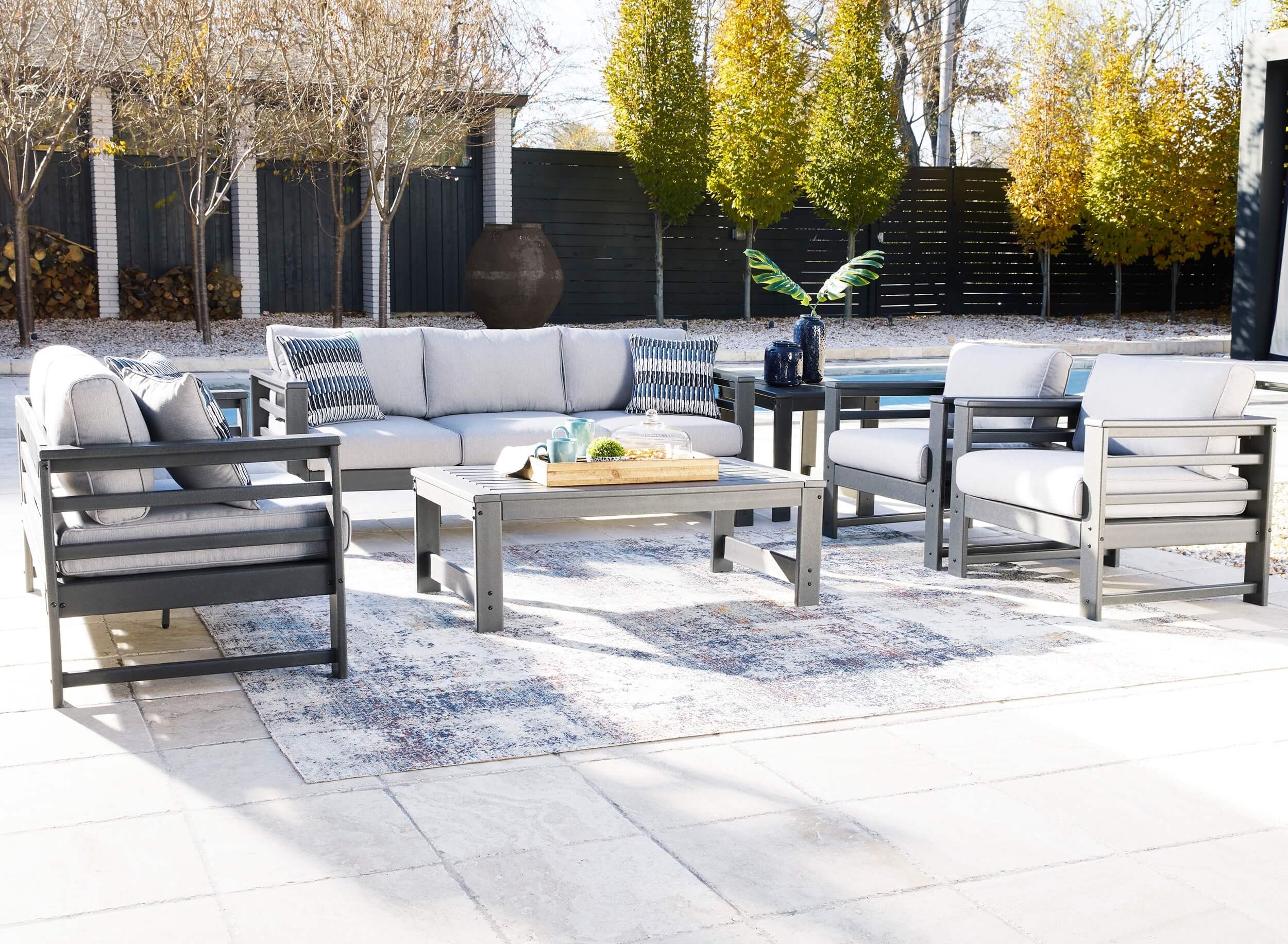 Amora Outdoor Nuvella Fabric/High-Density Polyethylene Set