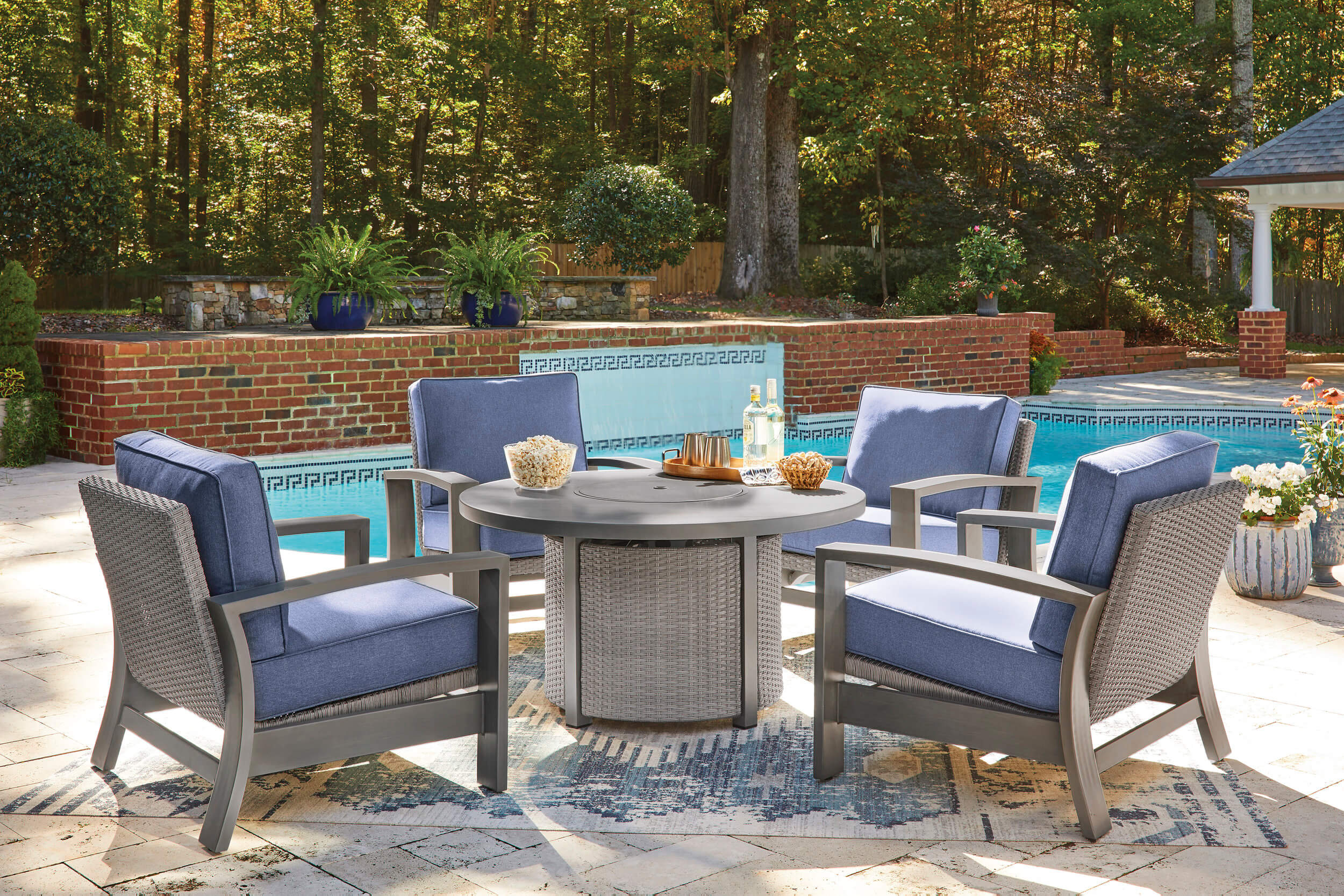 Half Moon Beach Resin Wicker/Aluminum Spring Lounge Chair with Cushion