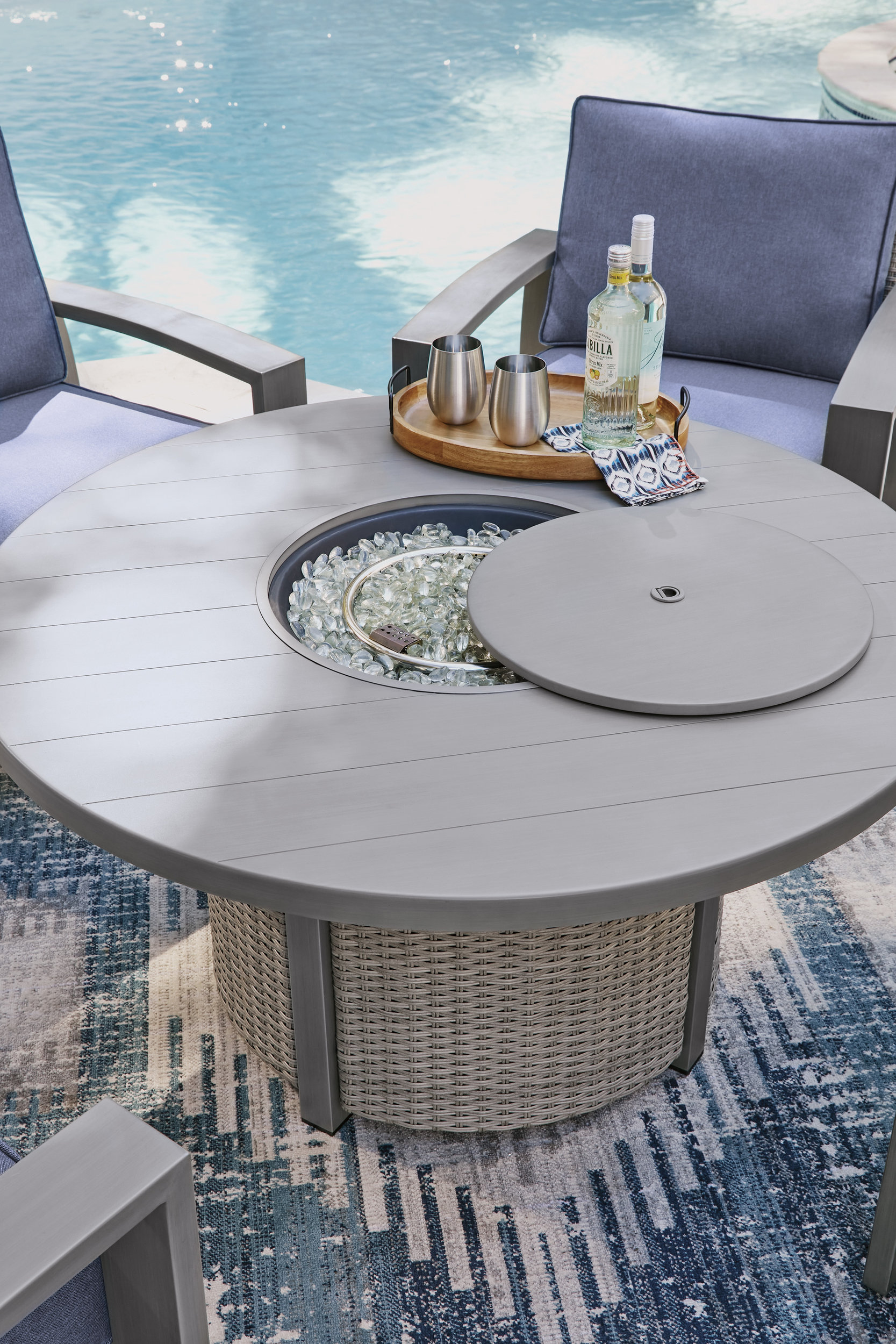 Half Moon Beach Round Aluminum/Resin Wicker Fire Pit Table