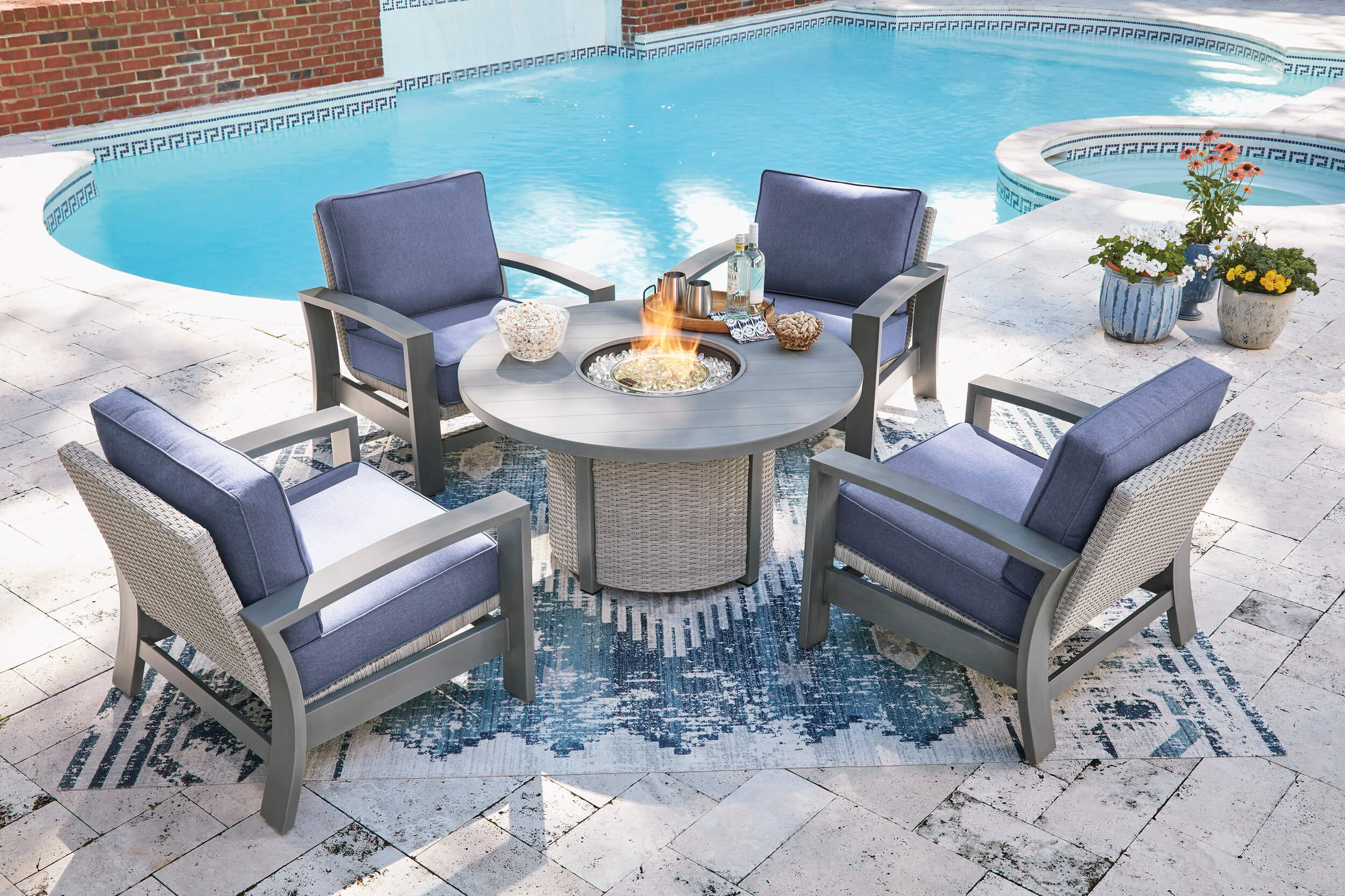 Half Moon Beach Resin Wicker/Aluminum Patio Set