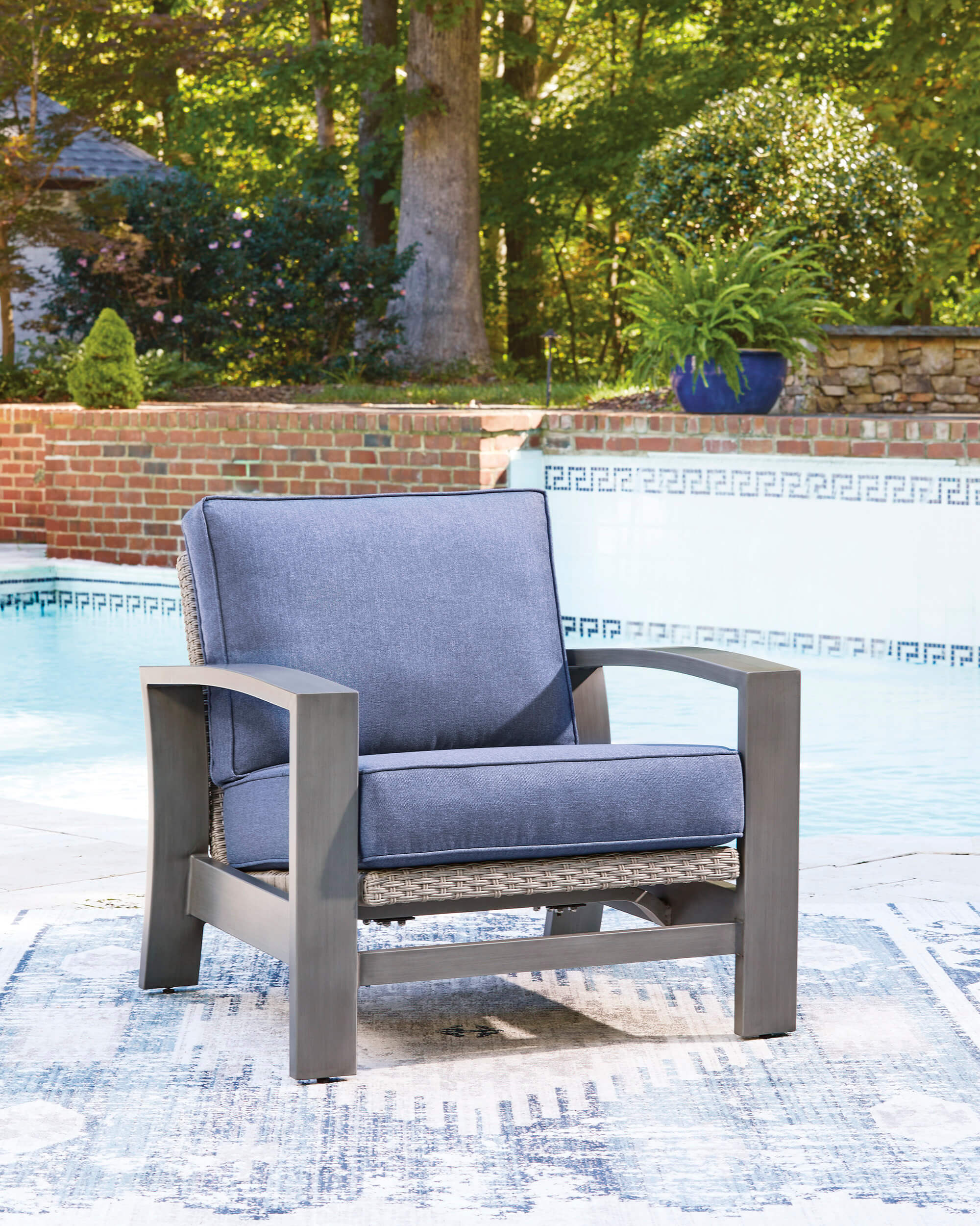 Half Moon Beach Resin Wicker/Aluminum Patio Set
