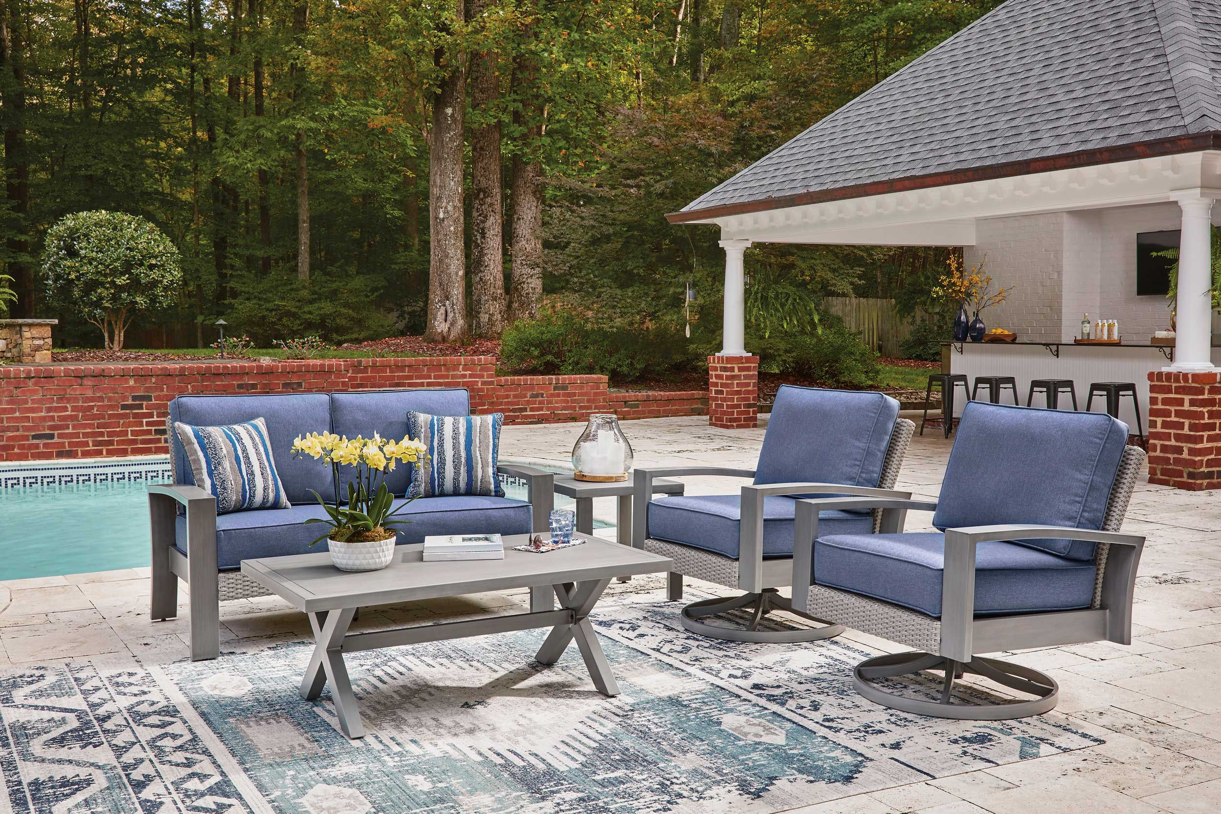 Half Moon Beach Resin Wicker/Aluminum Loveseat with Cushion