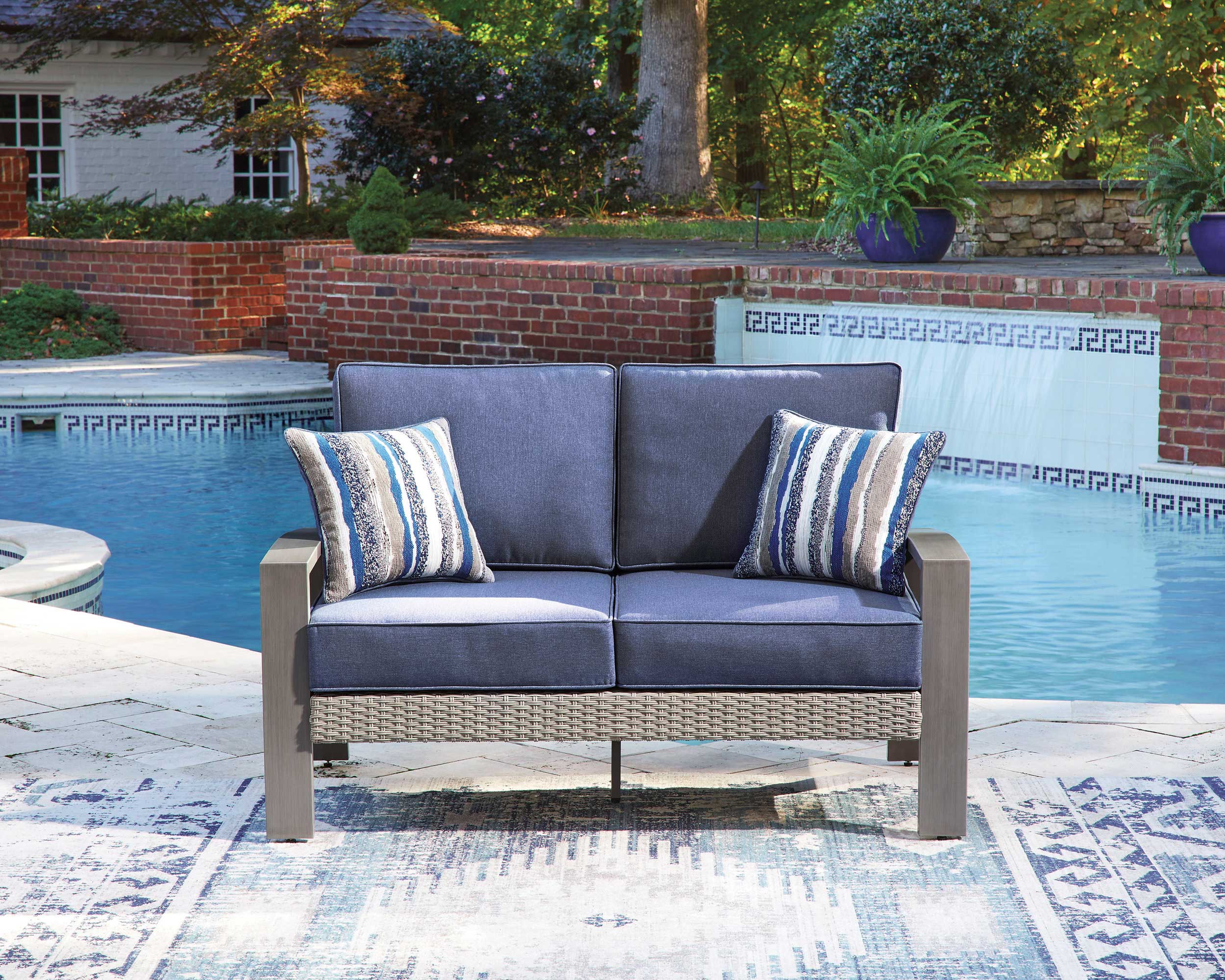 Half Moon Beach Resin Wicker/Aluminum Patio Set