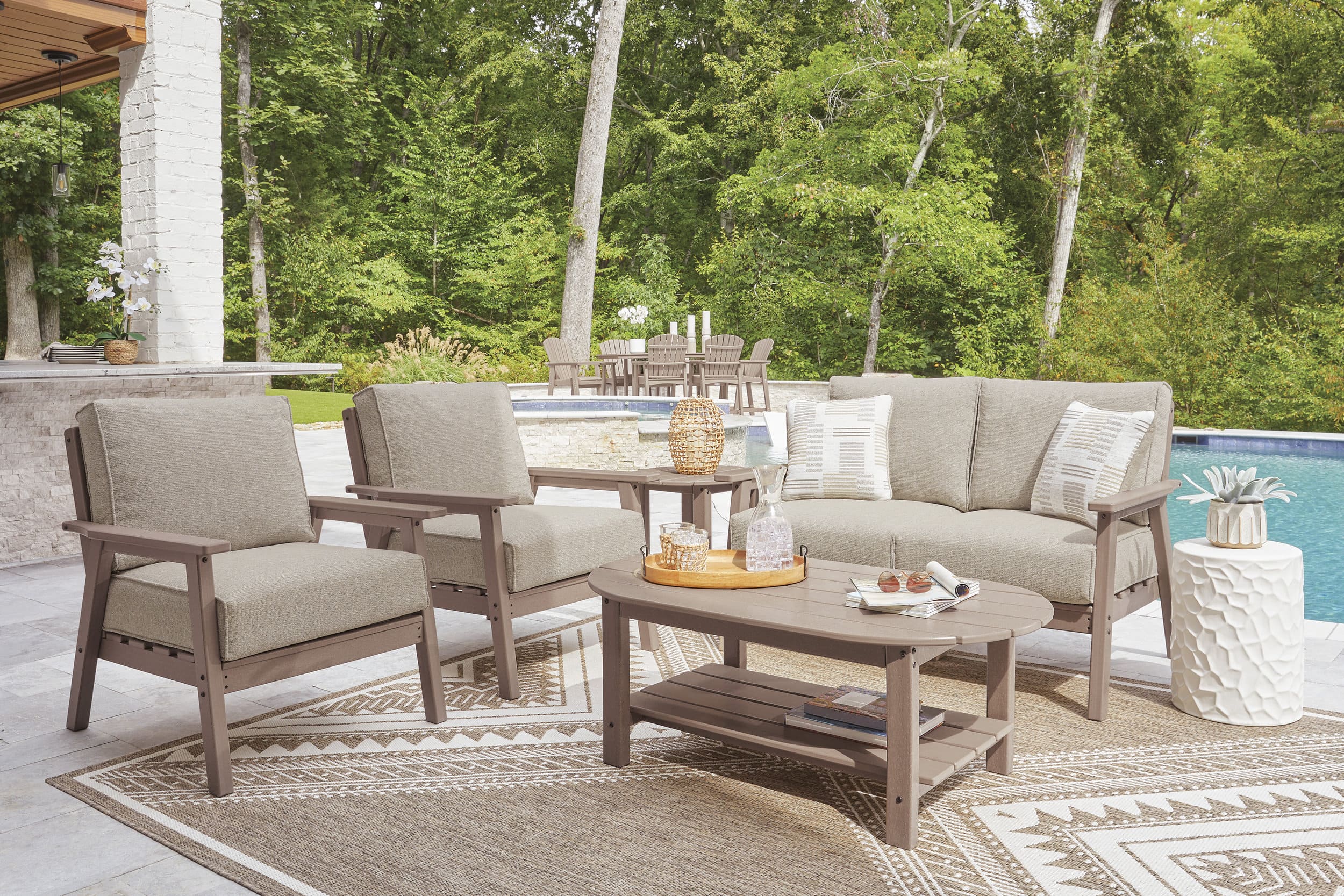 Grover Beach HDPE/Polyester Patio Set