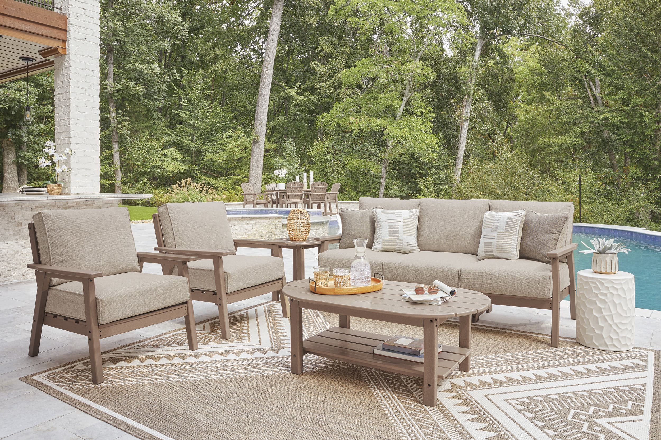 Grover Beach HDPE/Polyester Patio Set