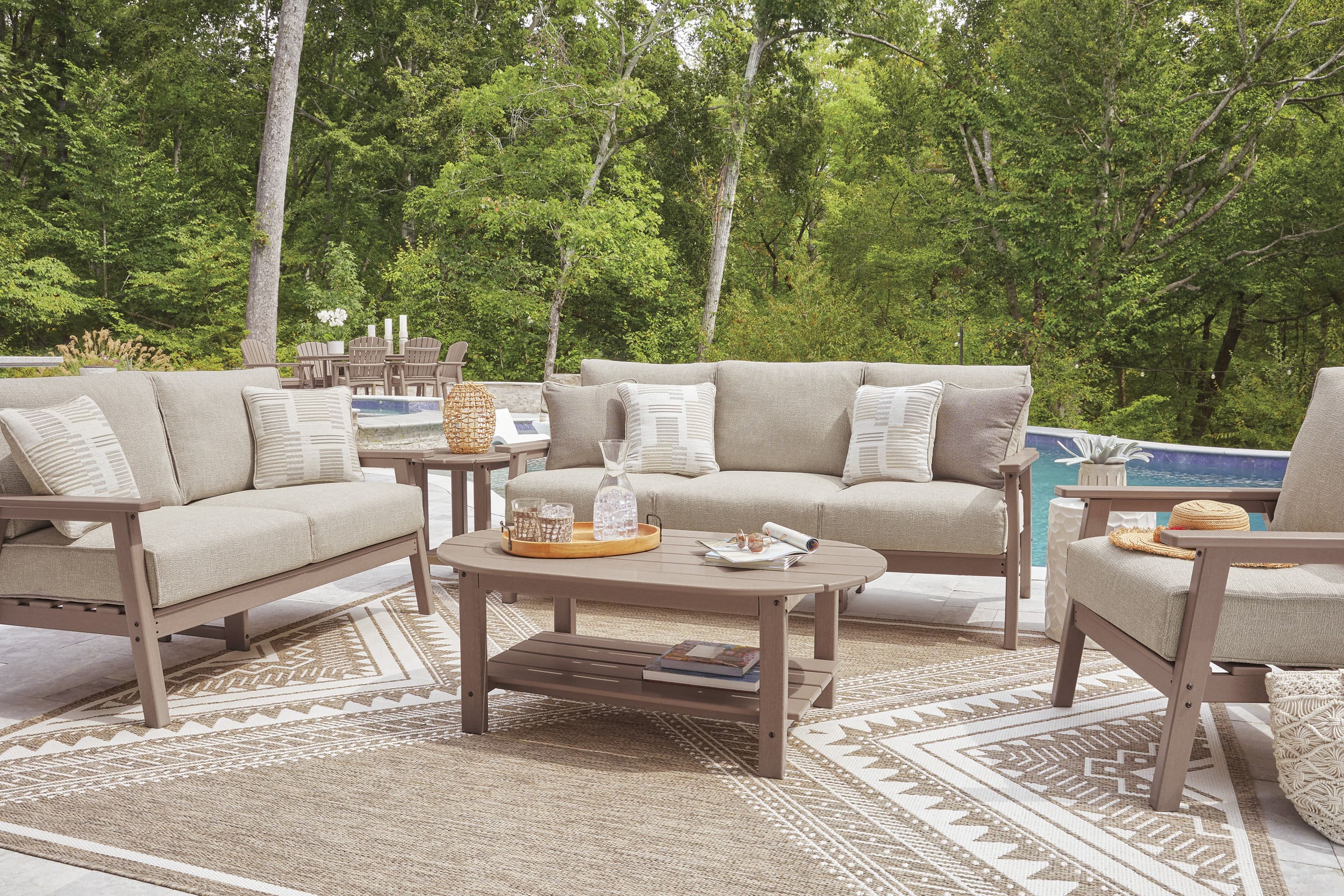 Grover Beach HDPE/Polyester Patio Set