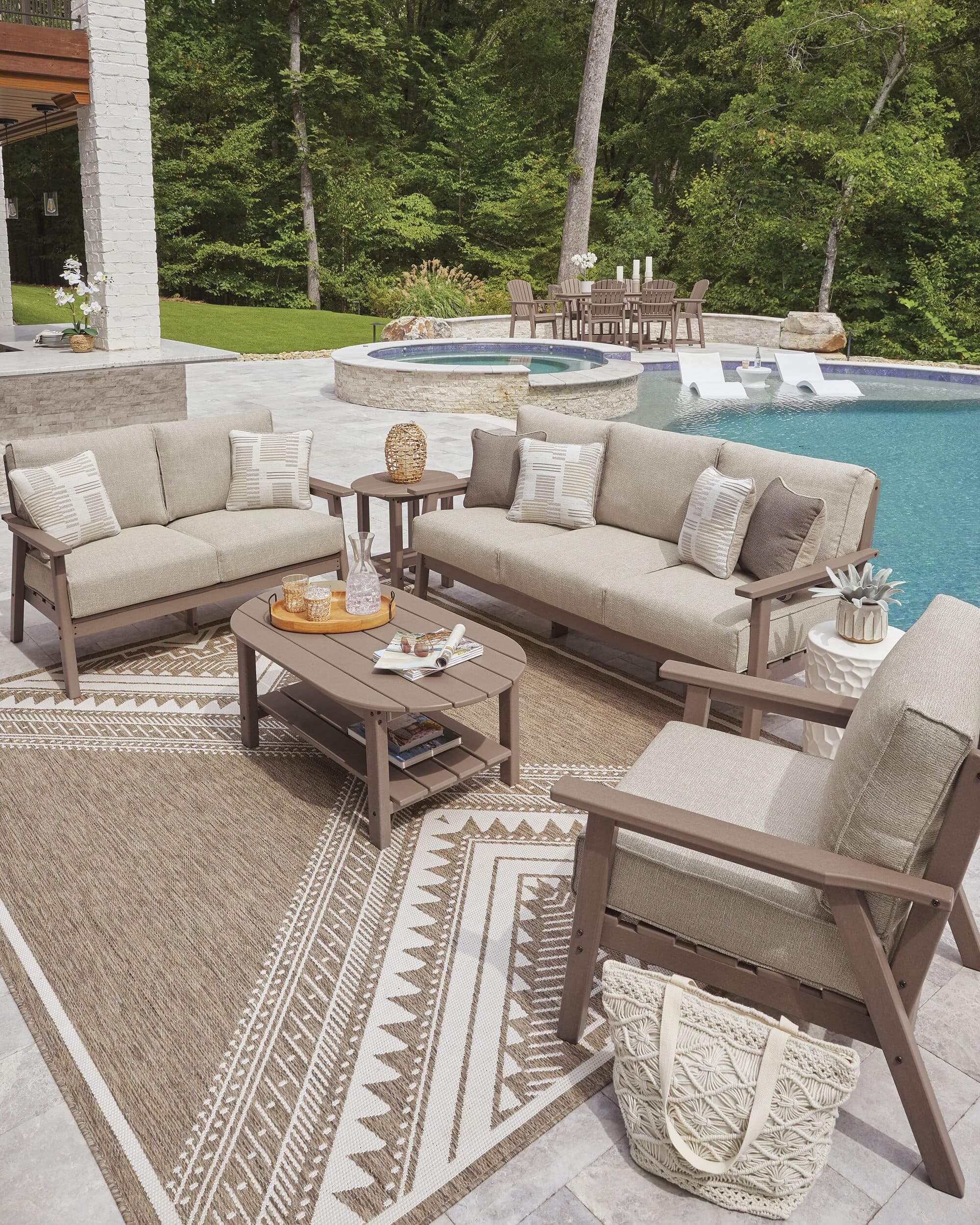 Grover Beach HDPE/Polyester Patio Set