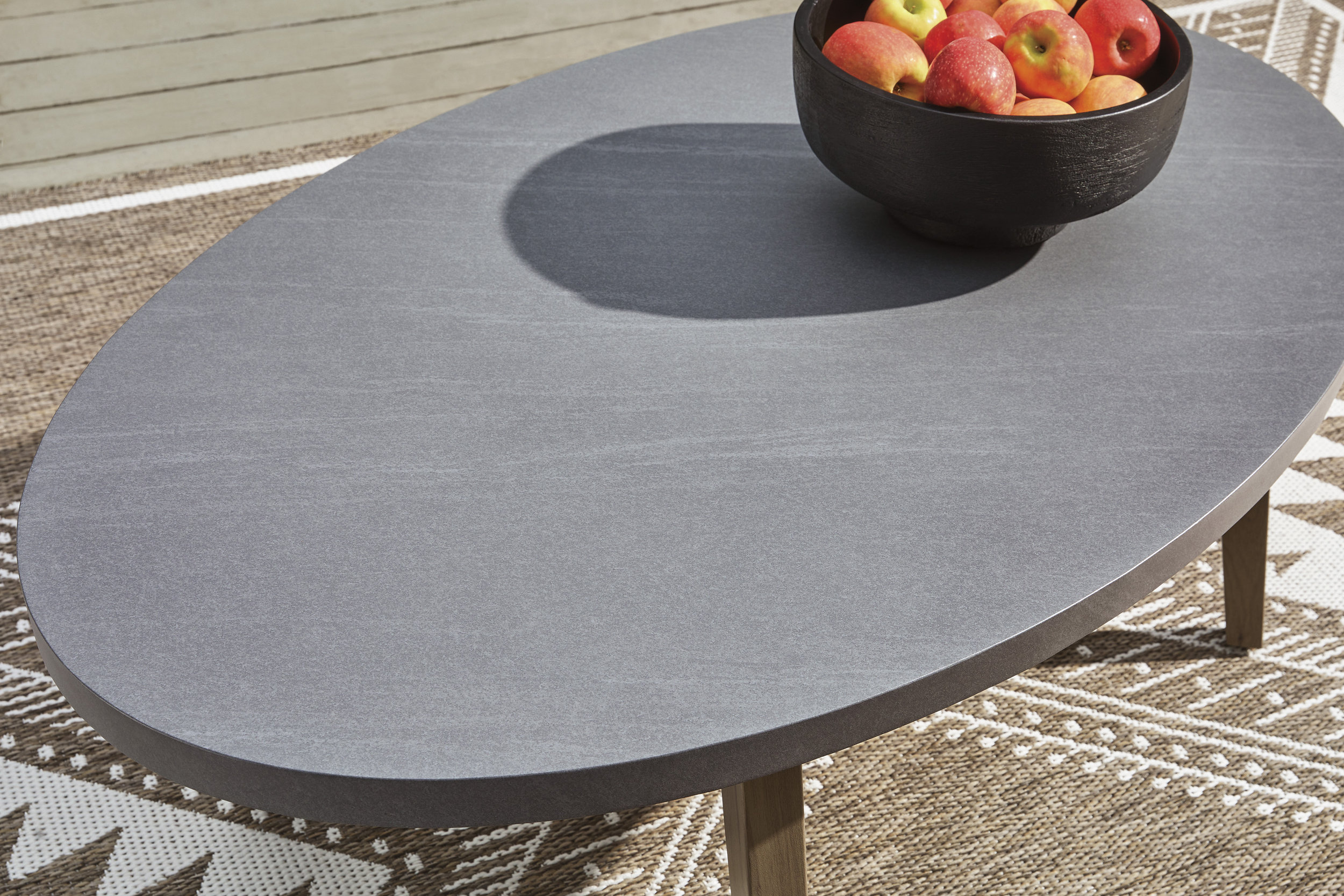 Harmony Headlands Oval Aluminum Cocktail Table
